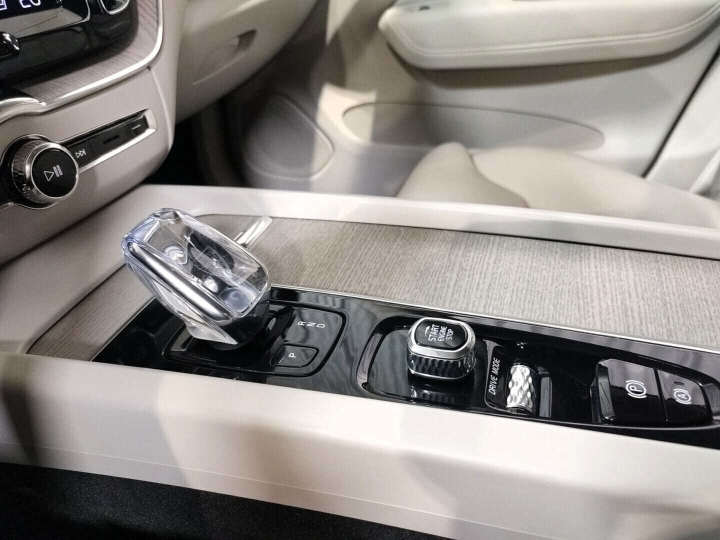 VOLVO XC60 2021