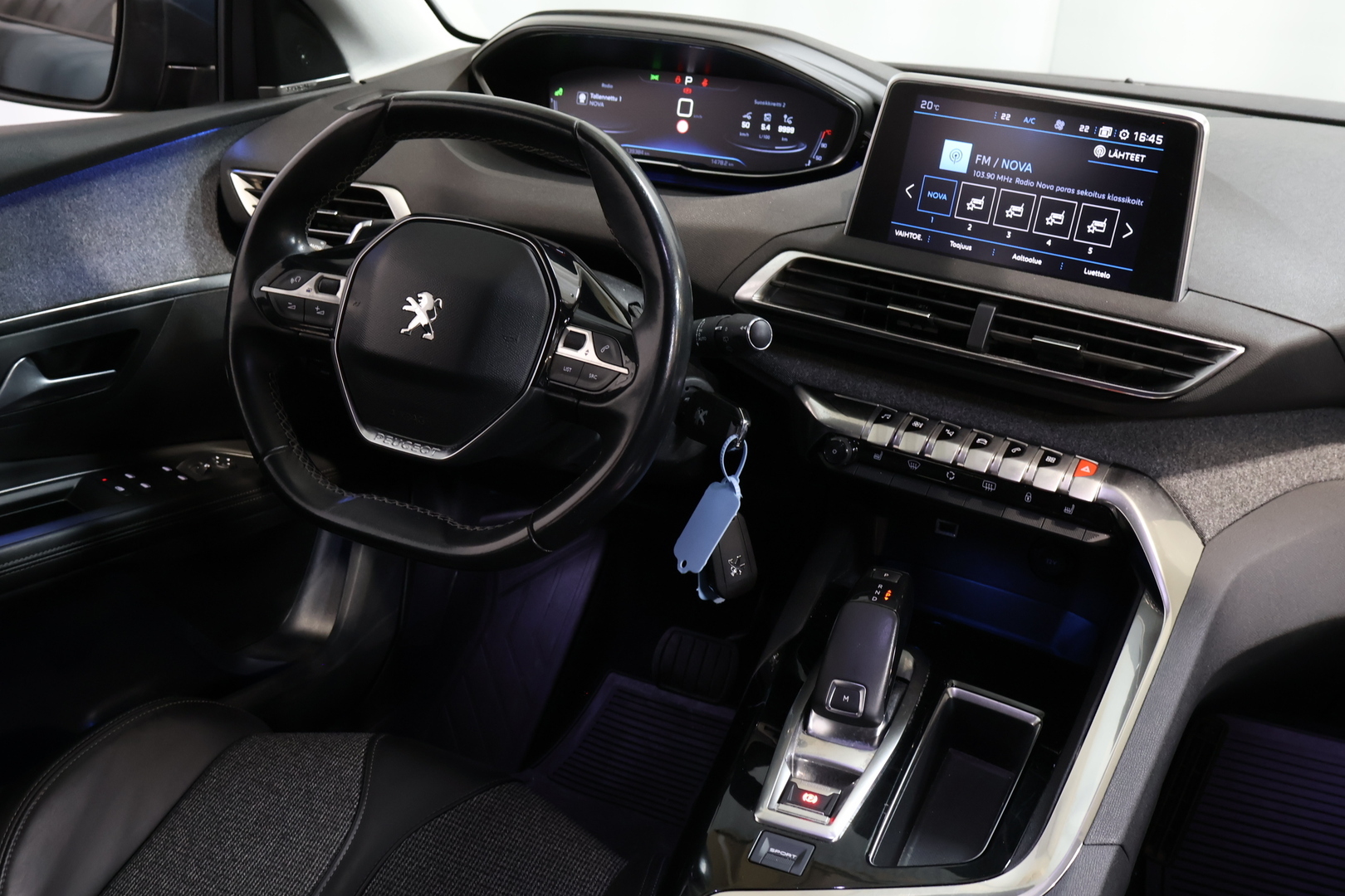 PEUGEOT 5008 2018