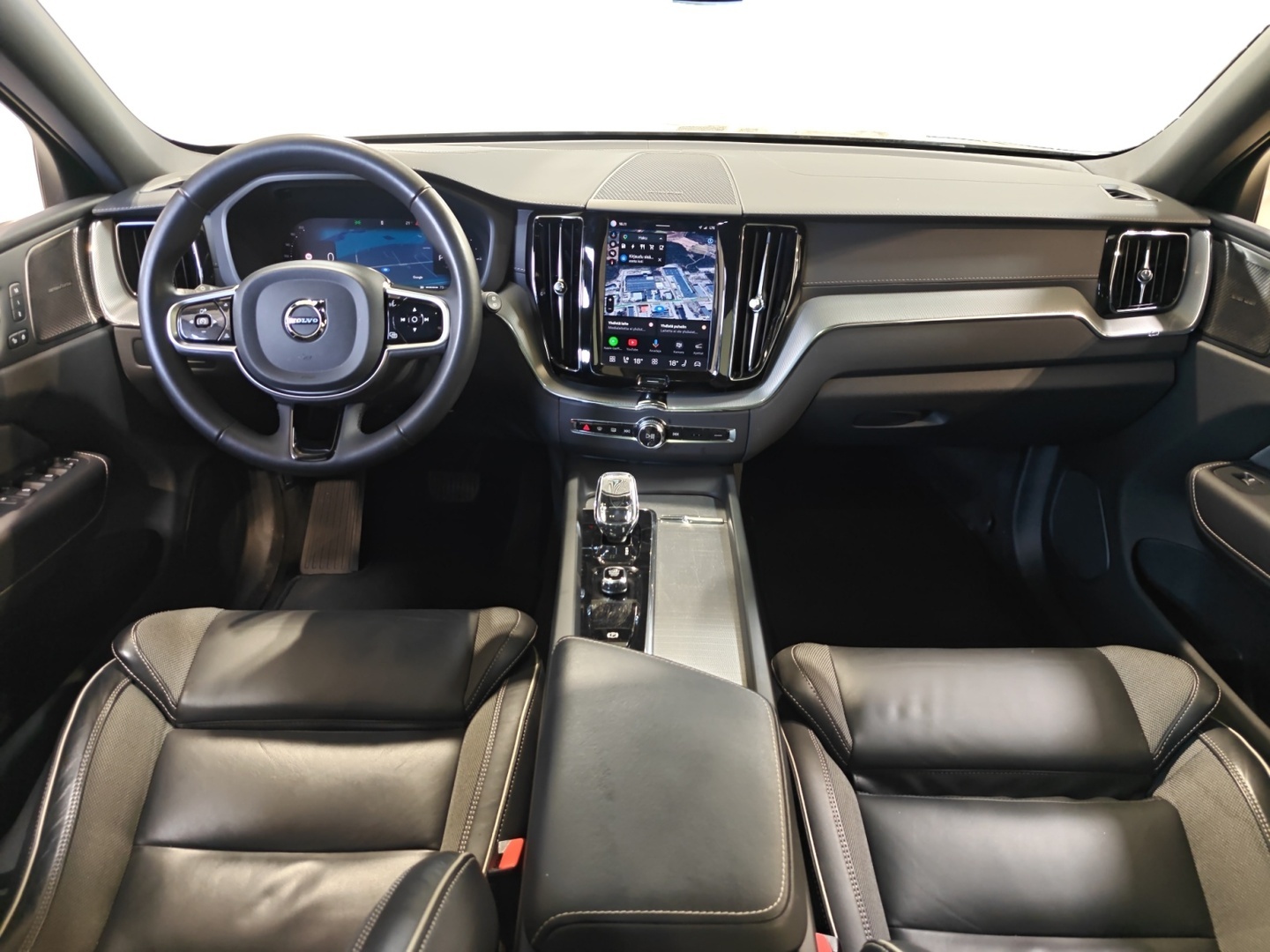 VOLVO XC60 2024