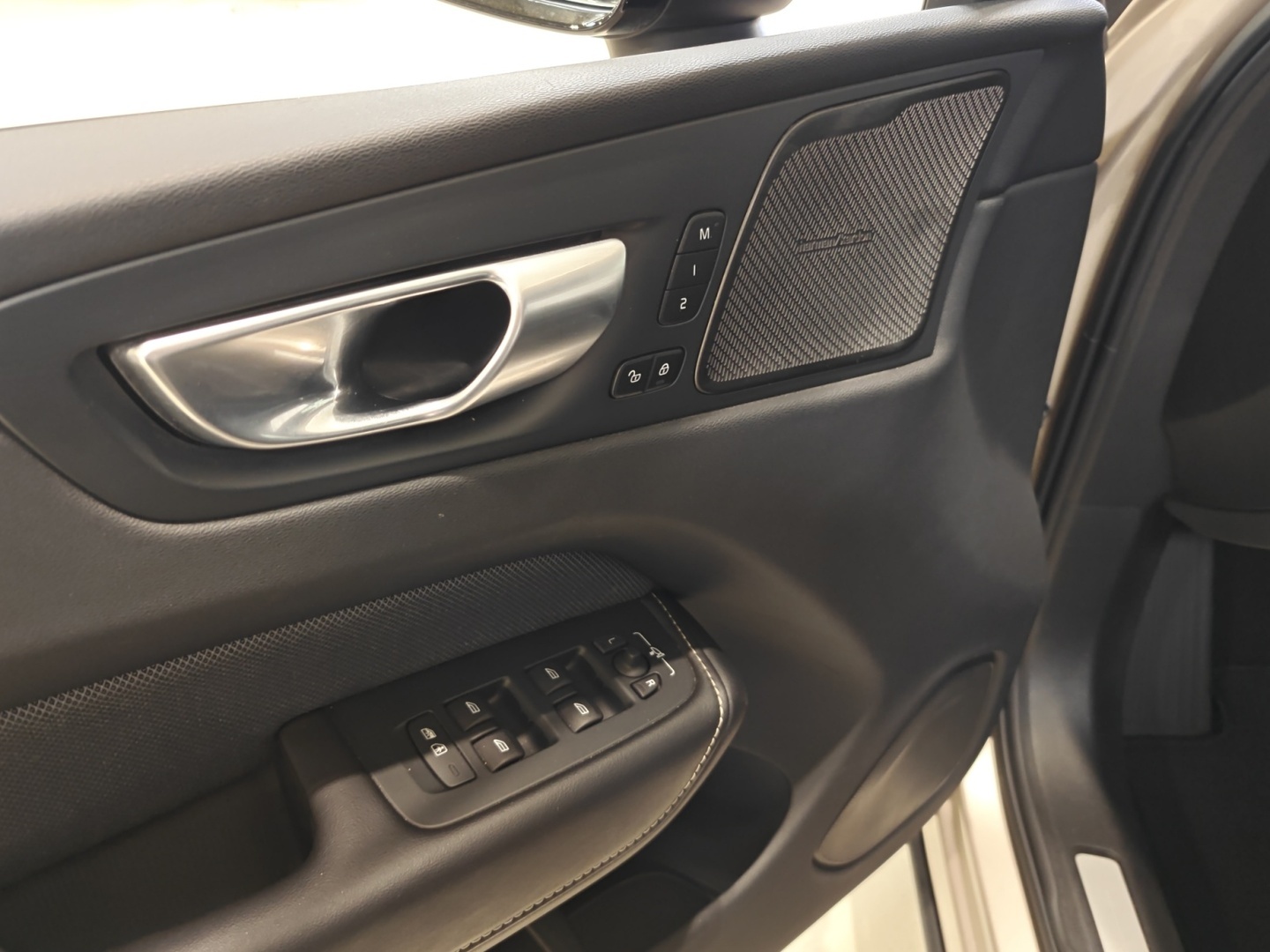 VOLVO XC60 2024