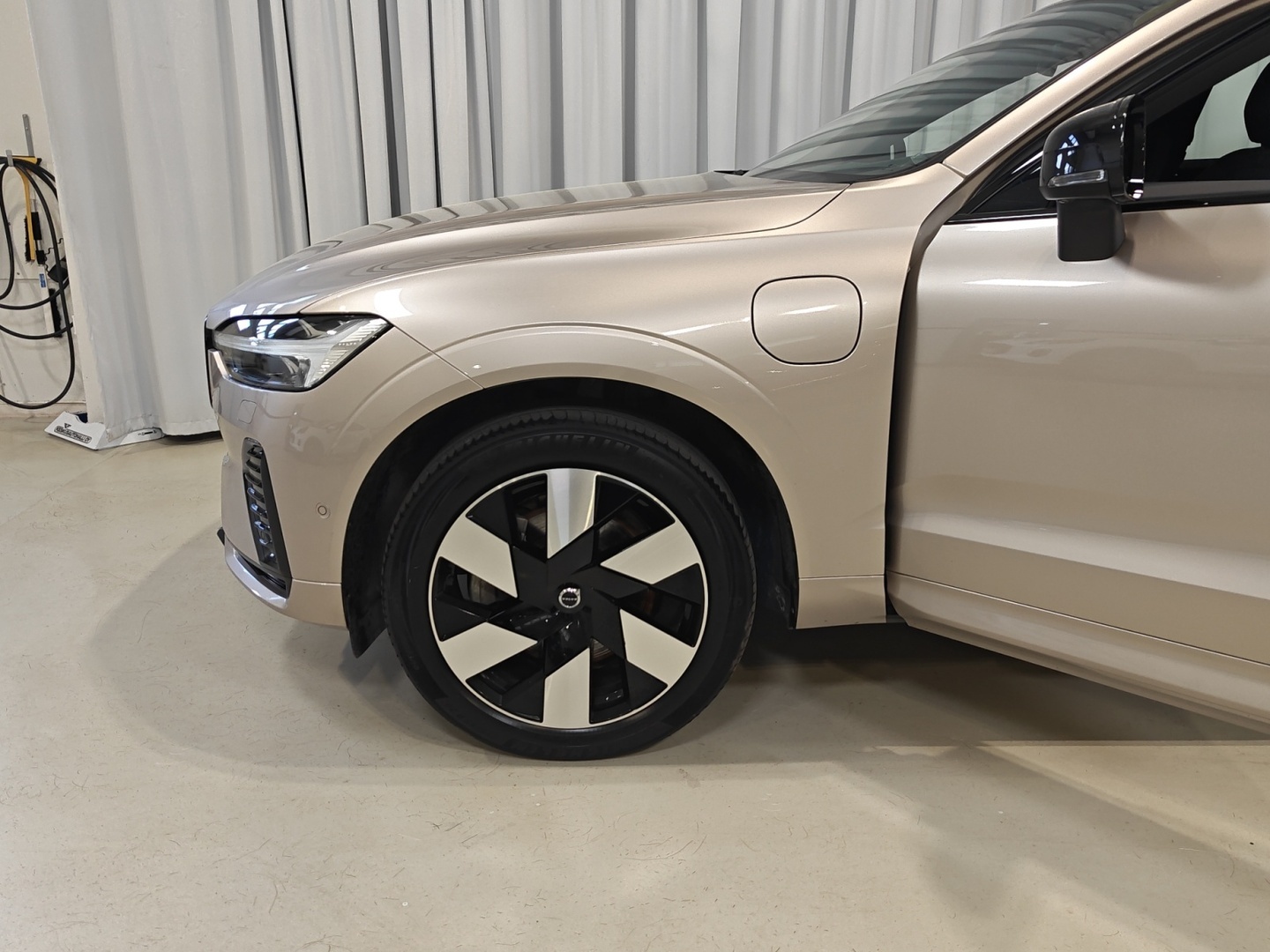VOLVO XC60 2024