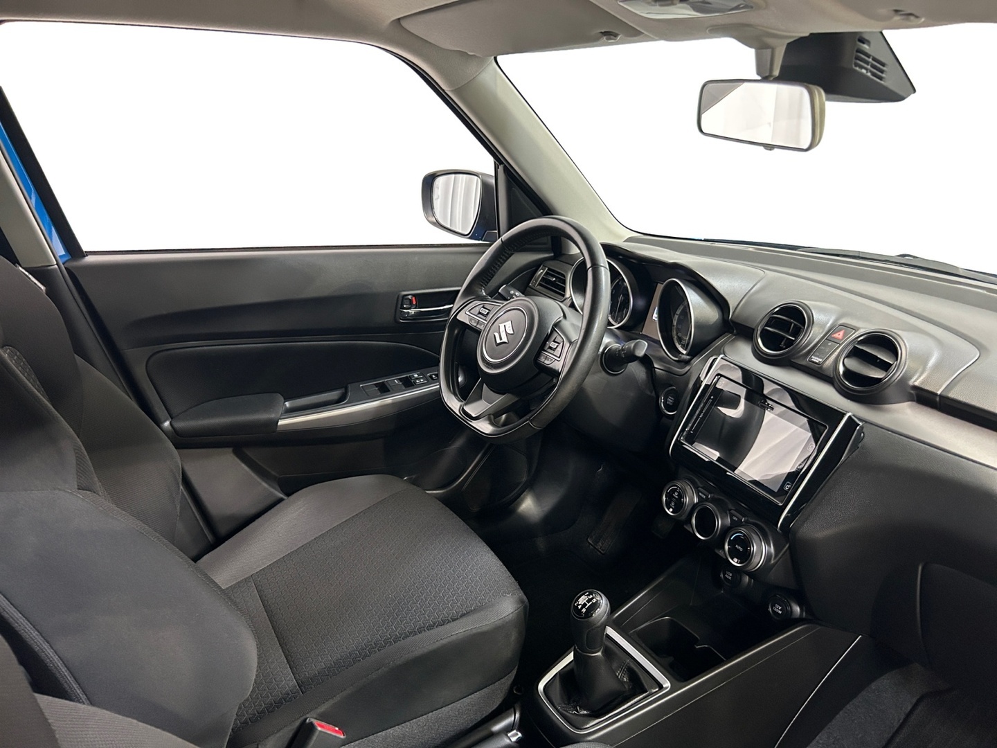 SUZUKI Swift 2023