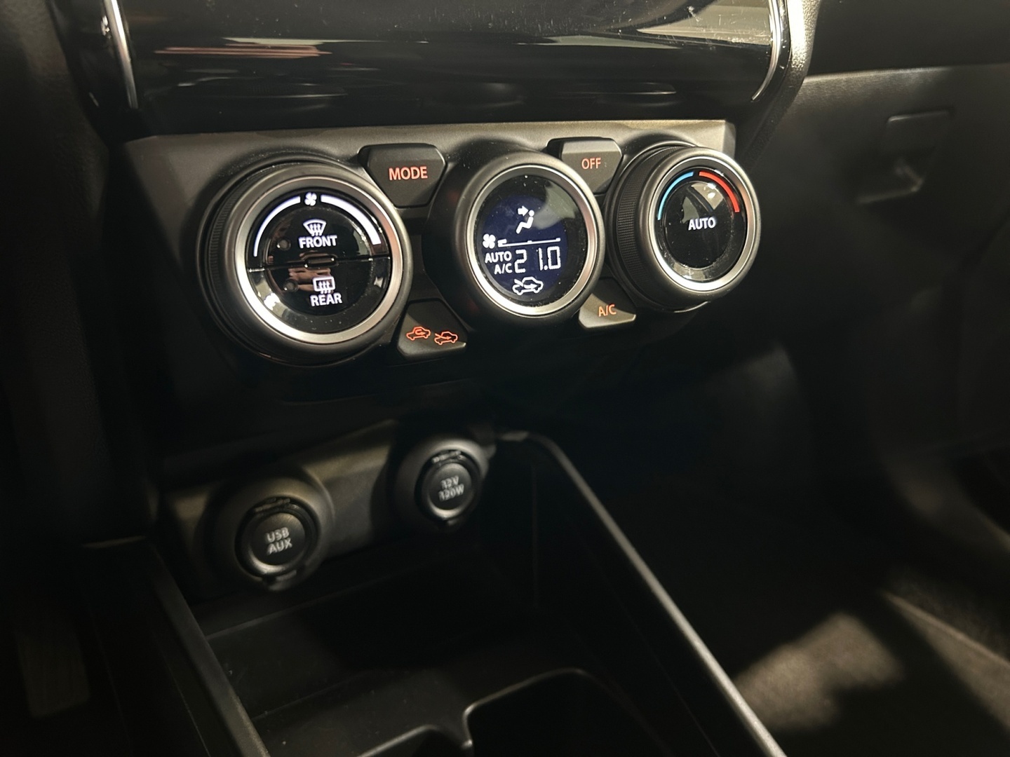SUZUKI Swift 2023