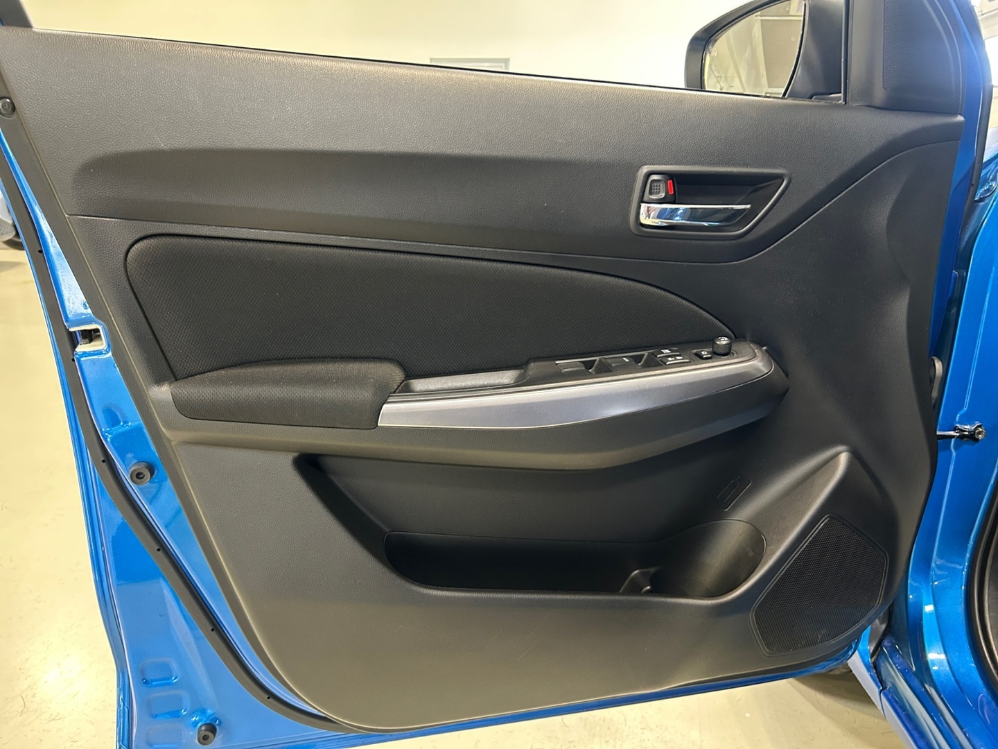 SUZUKI Swift 2023