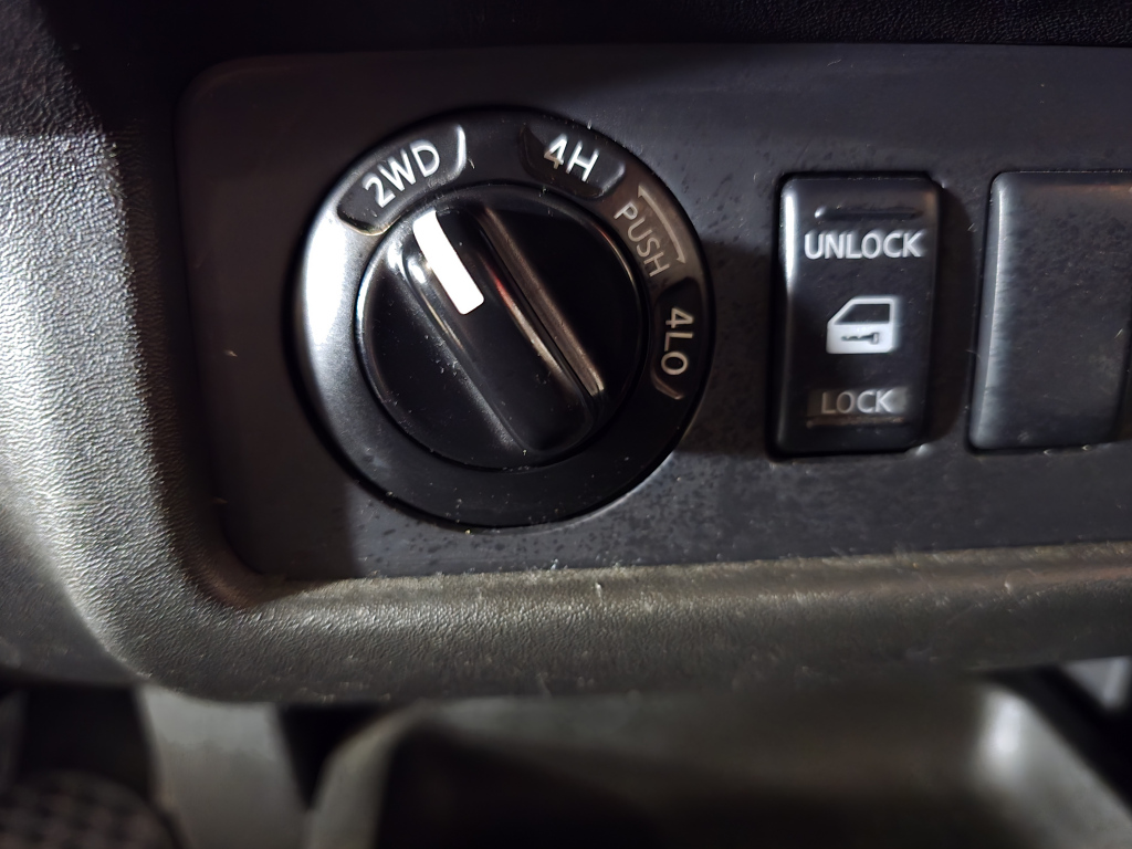 NISSAN Navara 8