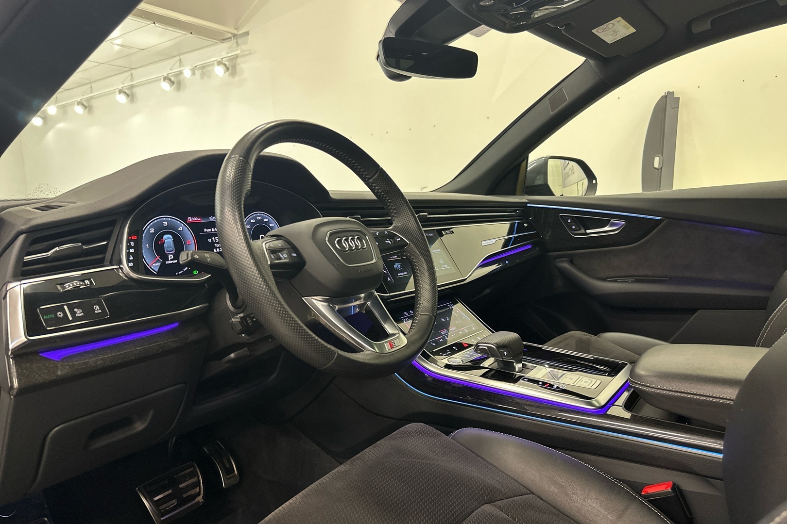 AUDI Q8 2019