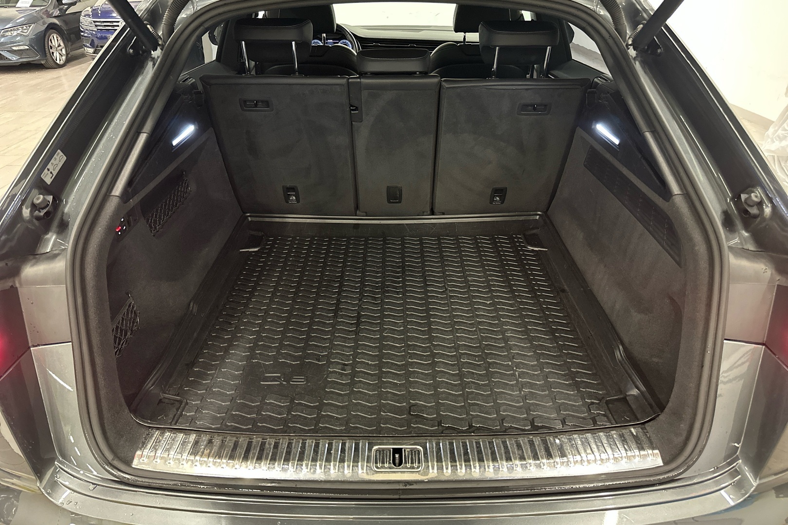 AUDI Q8 2019