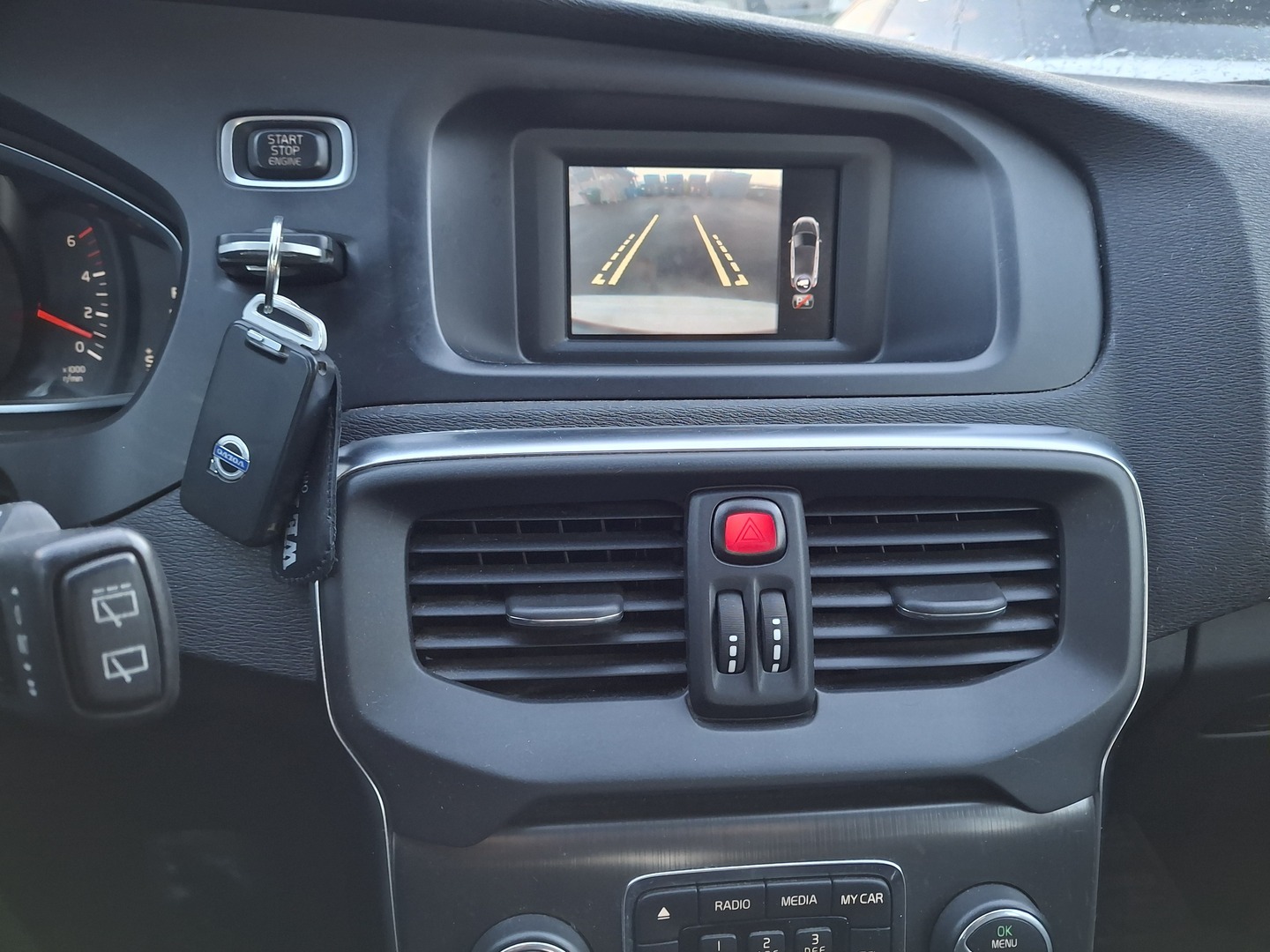 VOLVO V40 2013