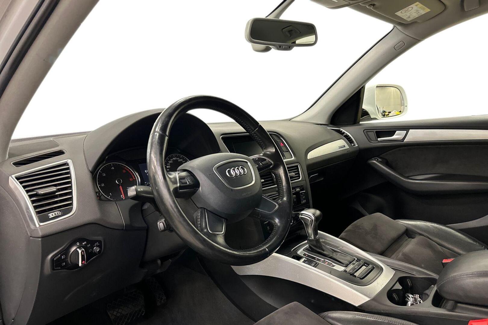 AUDI Q5 8