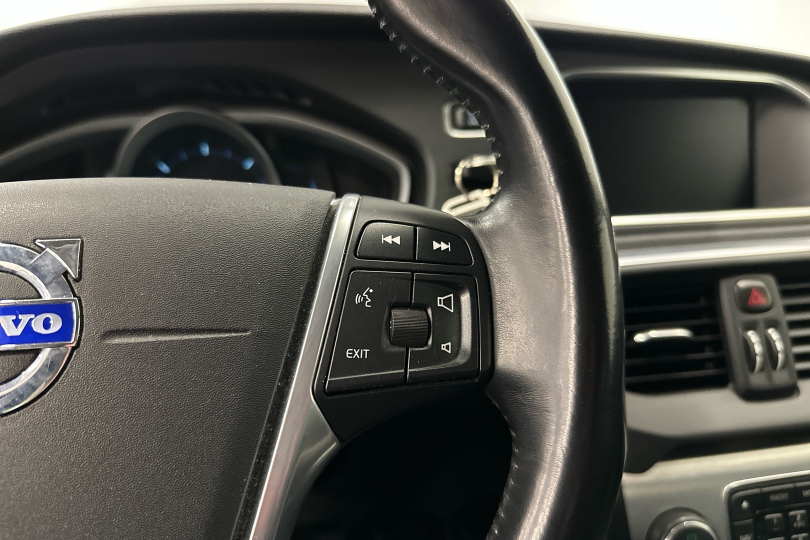 VOLVO V40 Cross Country 2015