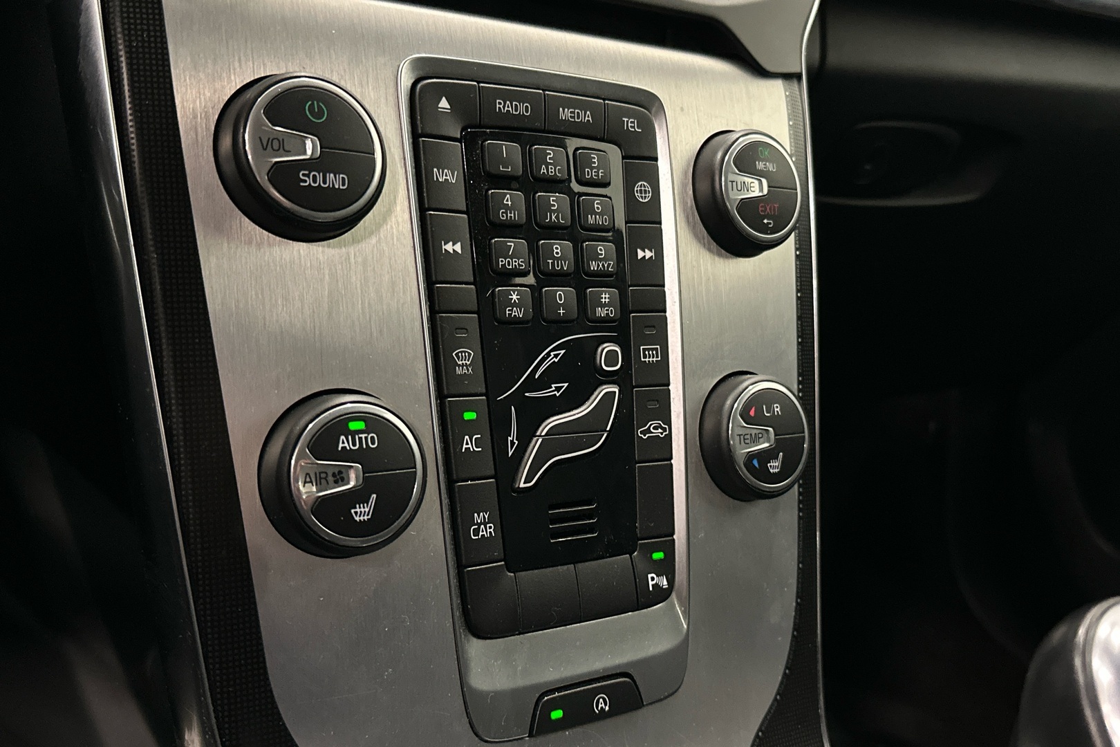 VOLVO V40 Cross Country 2015