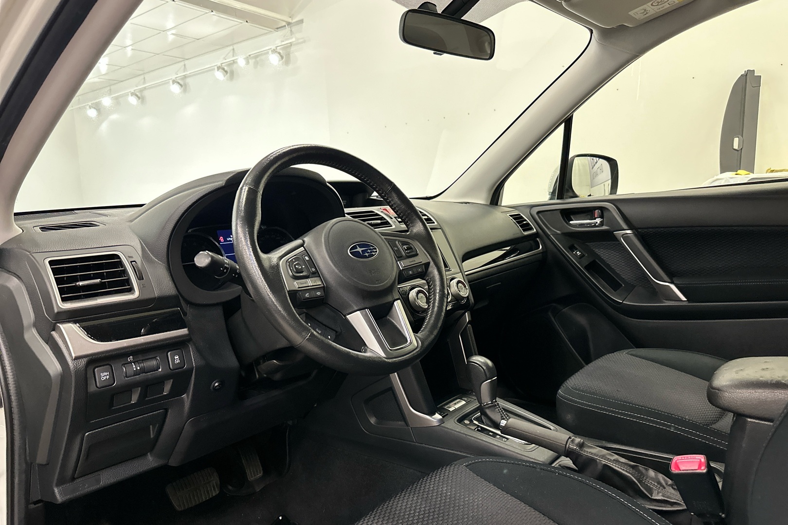 SUBARU Forester 2017