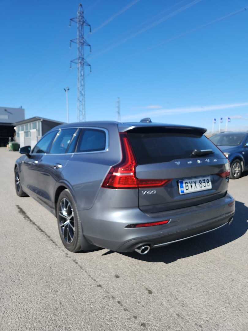 VOLVO V60 2020