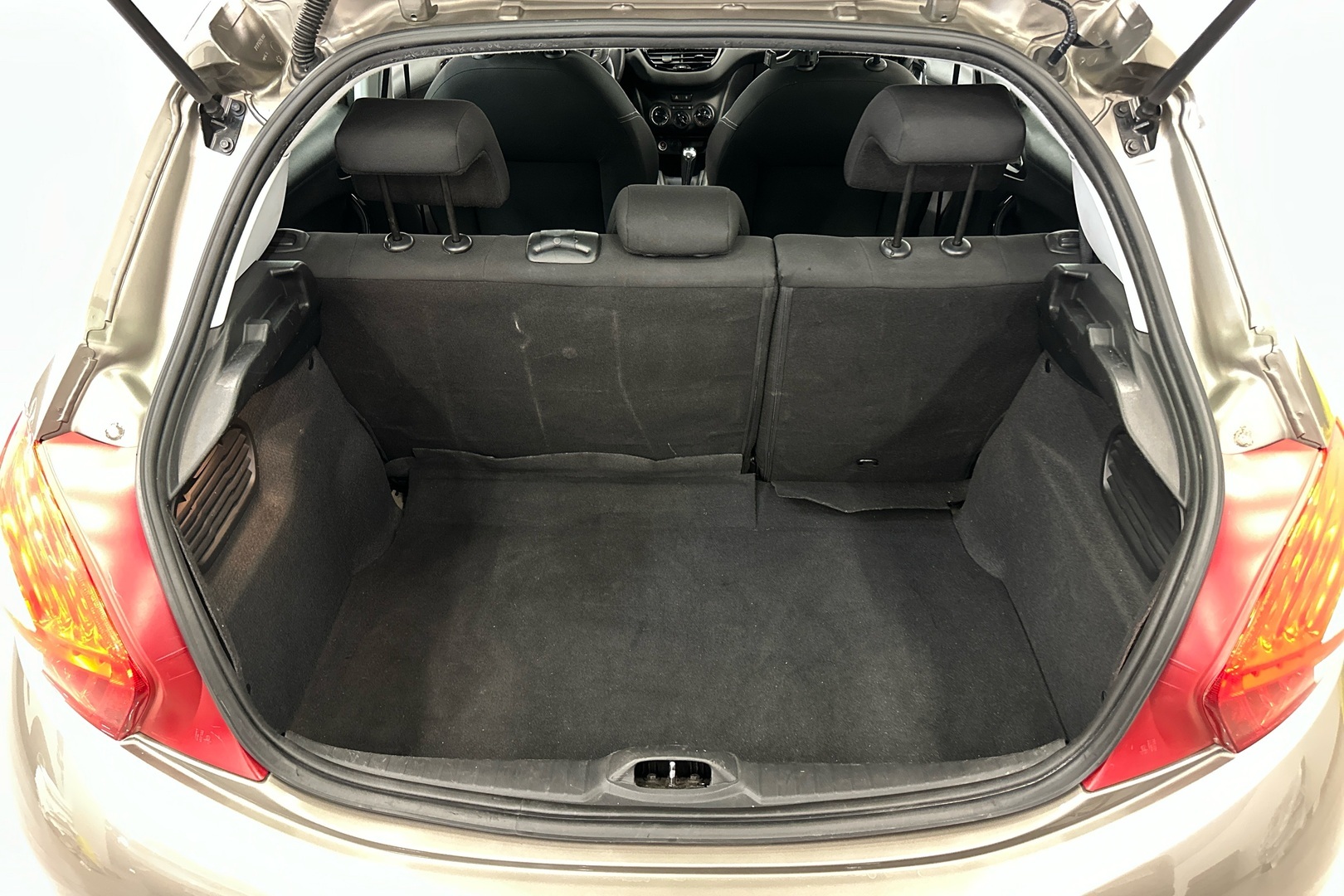 PEUGEOT 208 2015