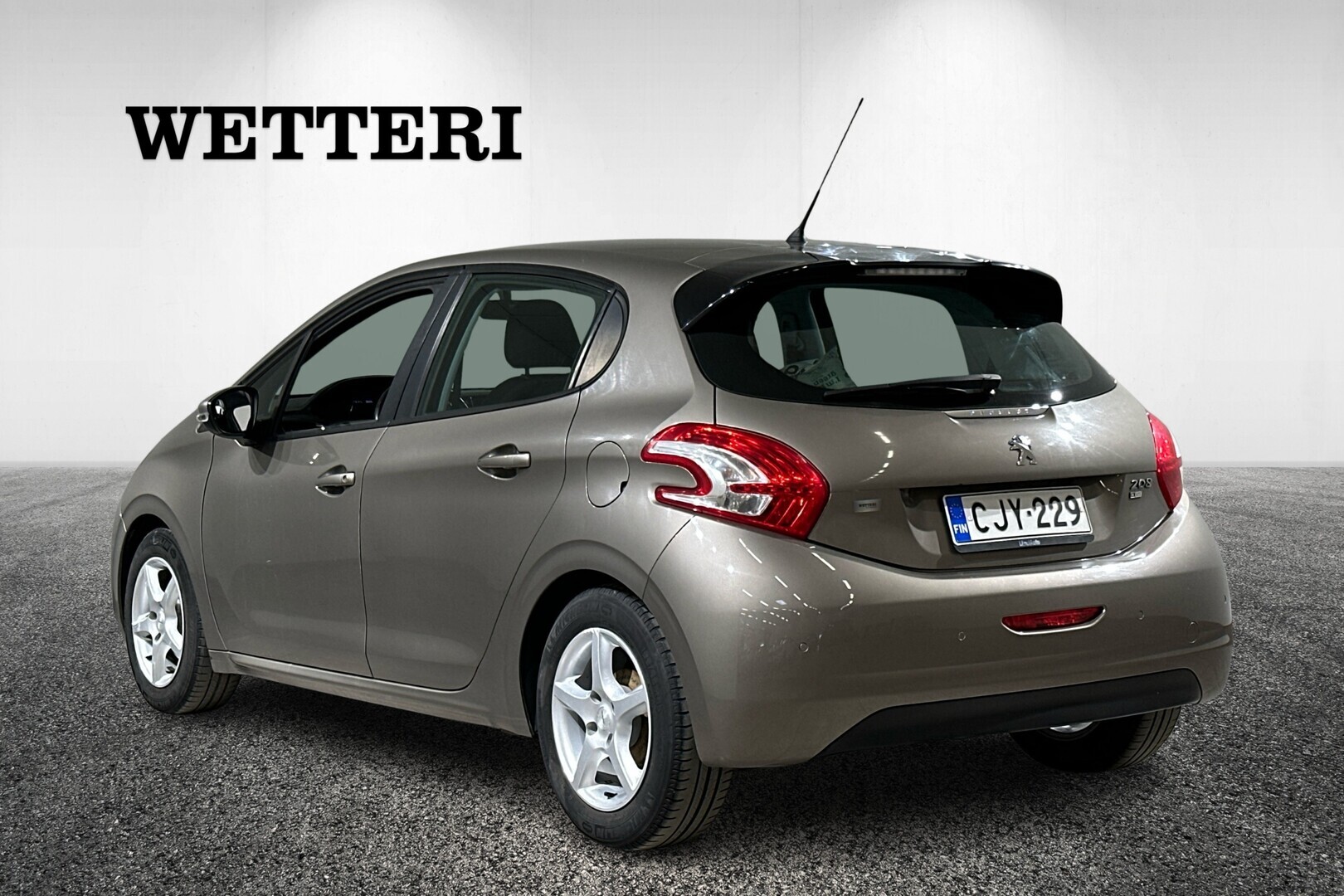 PEUGEOT 208 2015