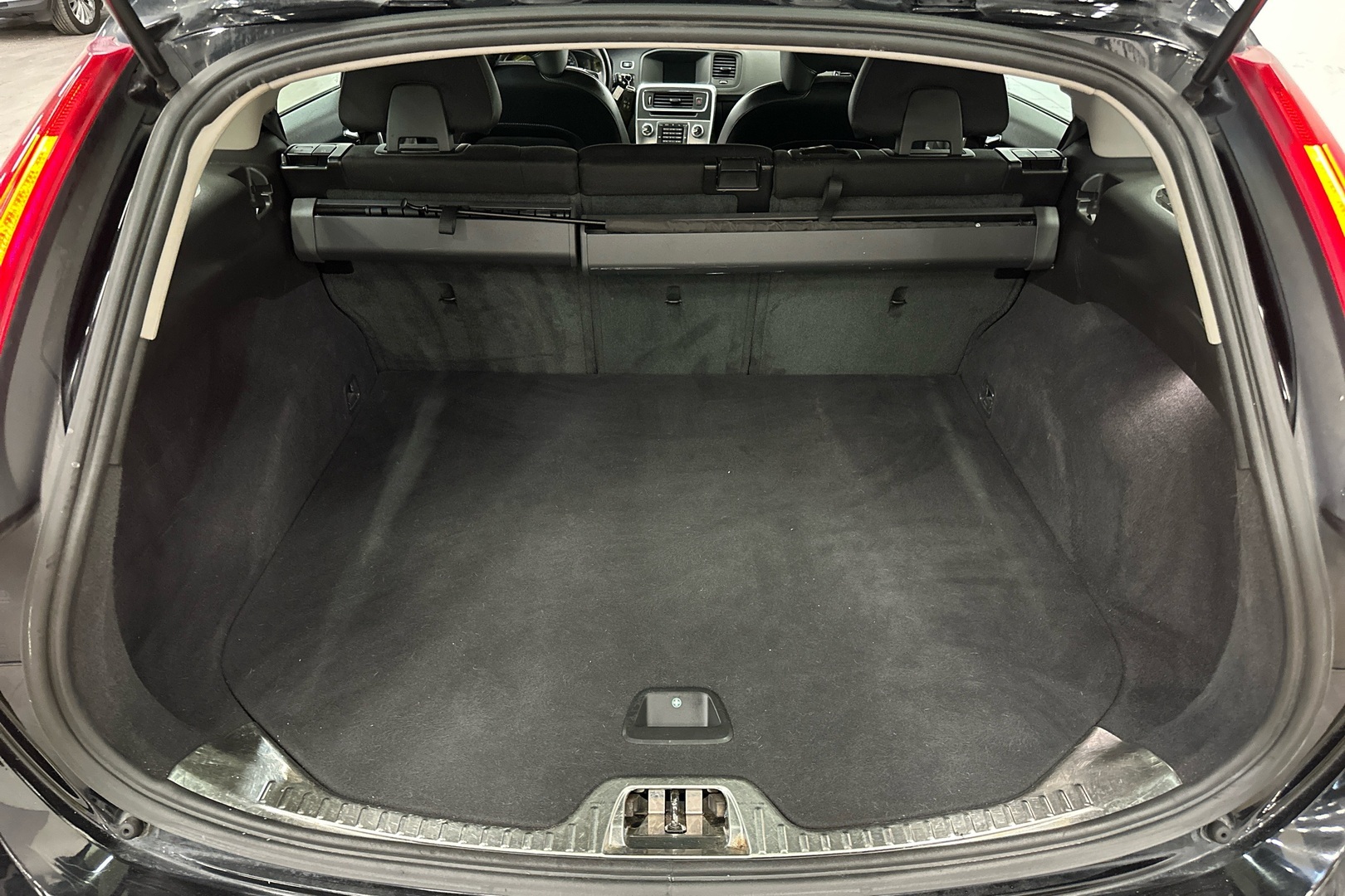 VOLVO V60 2015