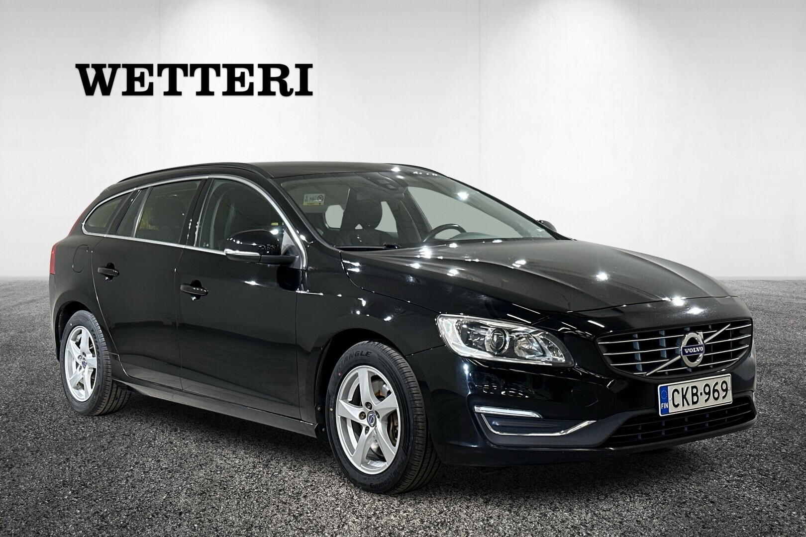 VOLVO V60 2015