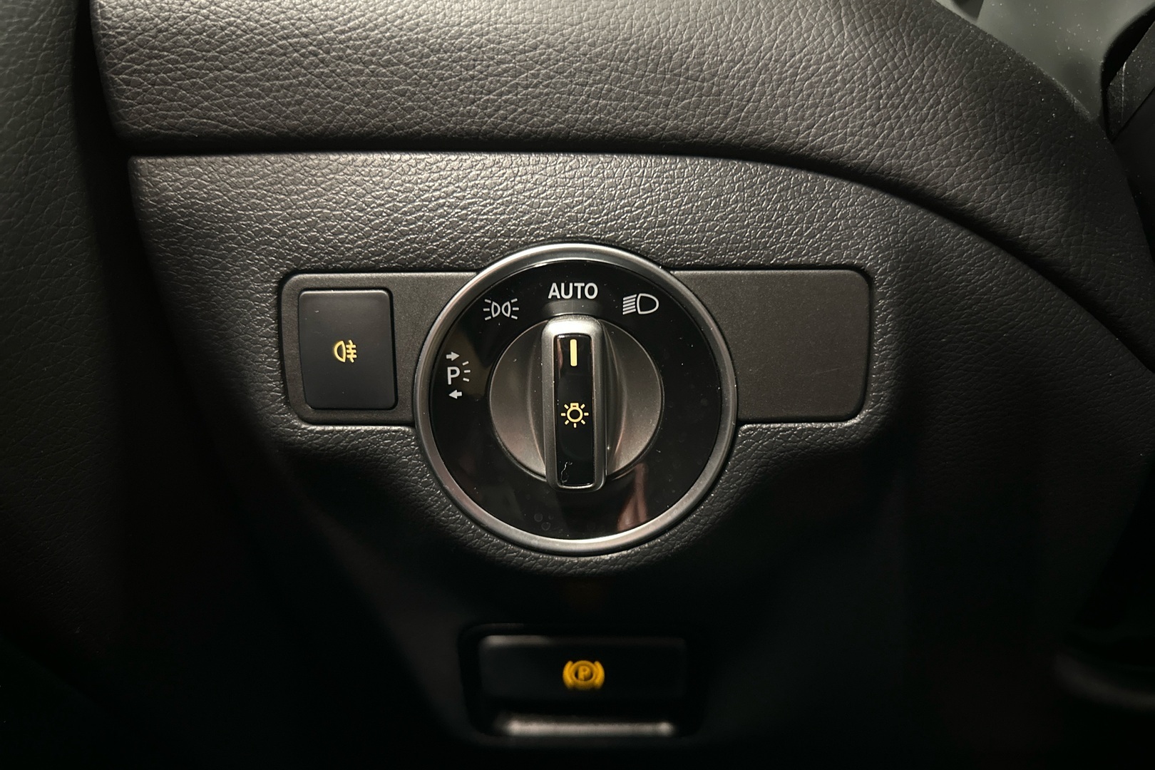 MERCEDES-BENZ GLA 2018