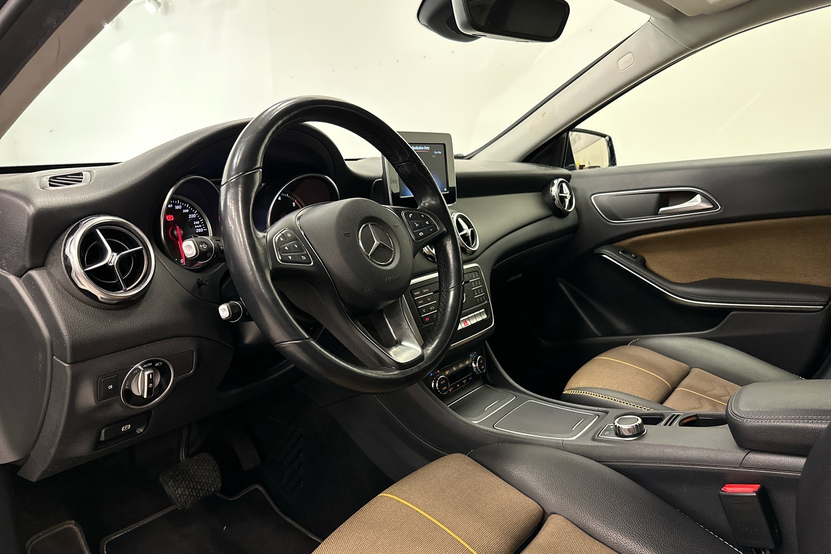 MERCEDES-BENZ GLA 2018