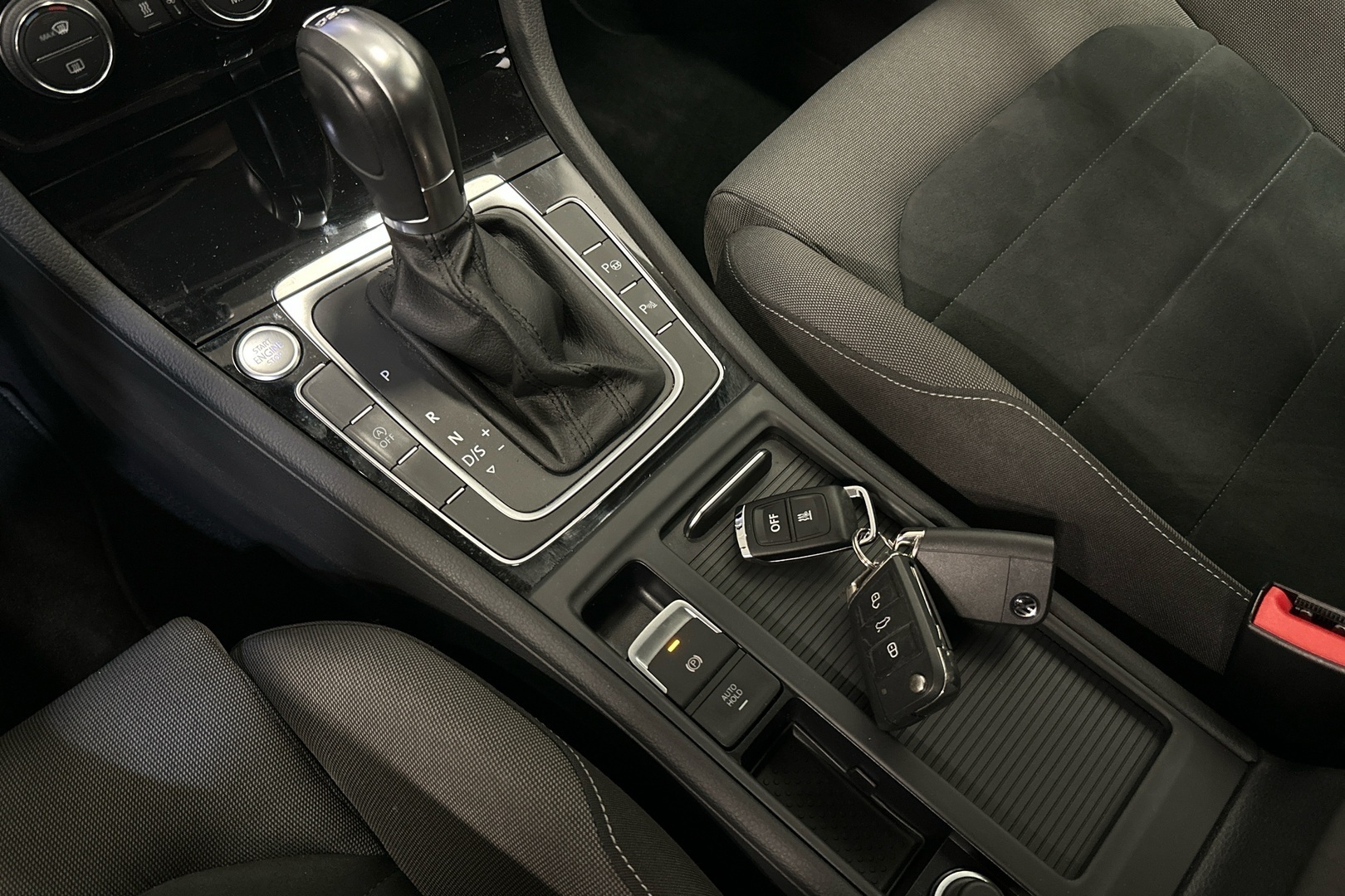 VOLKSWAGEN Golf 2019