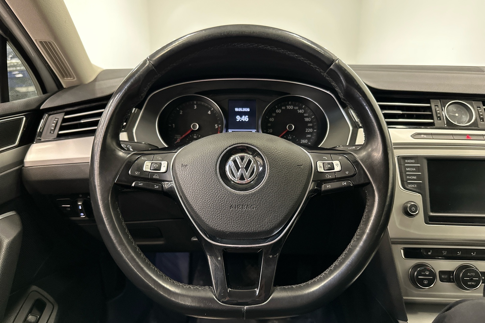 VOLKSWAGEN Passat 2016