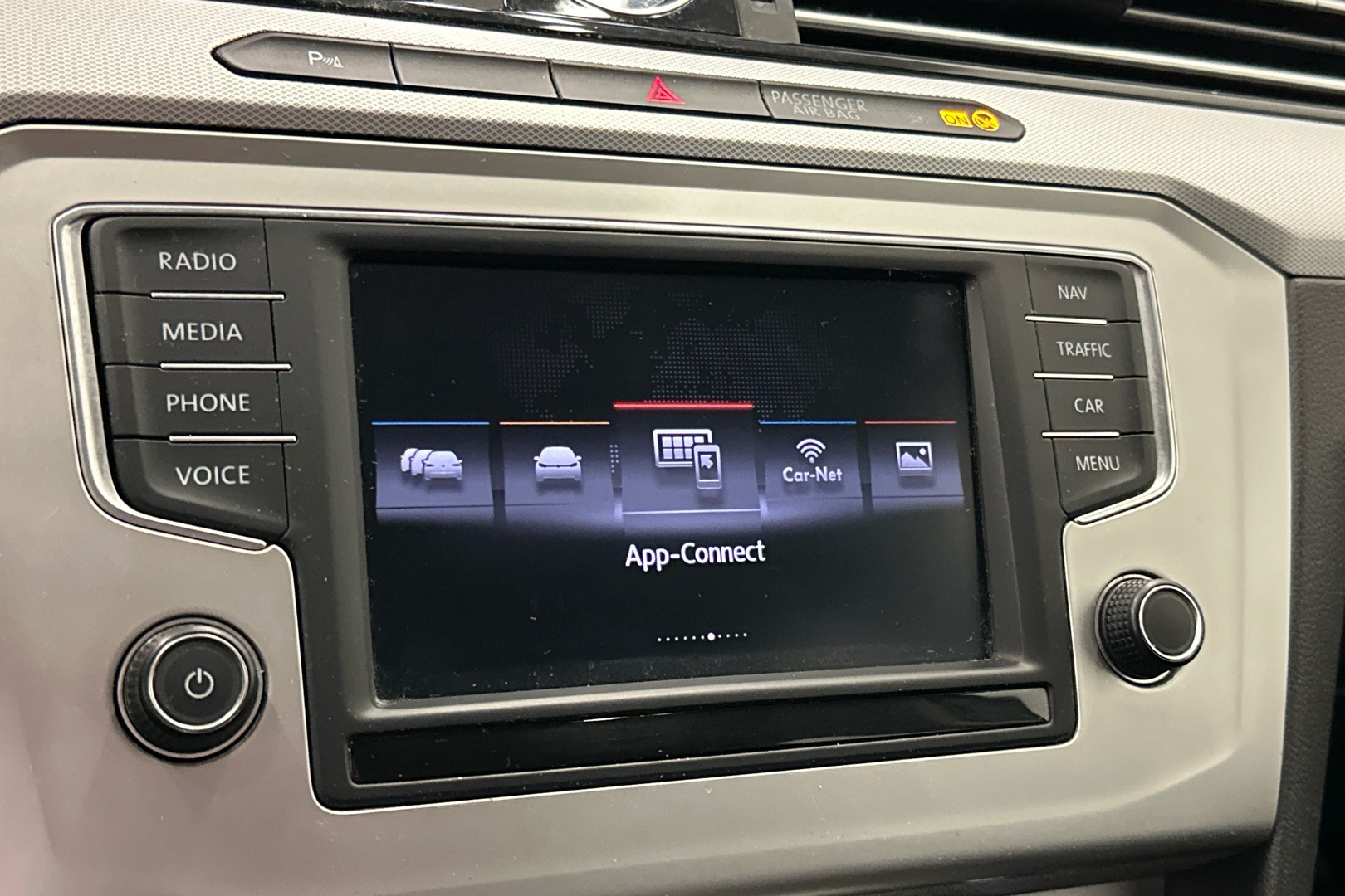 VOLKSWAGEN Passat 2016