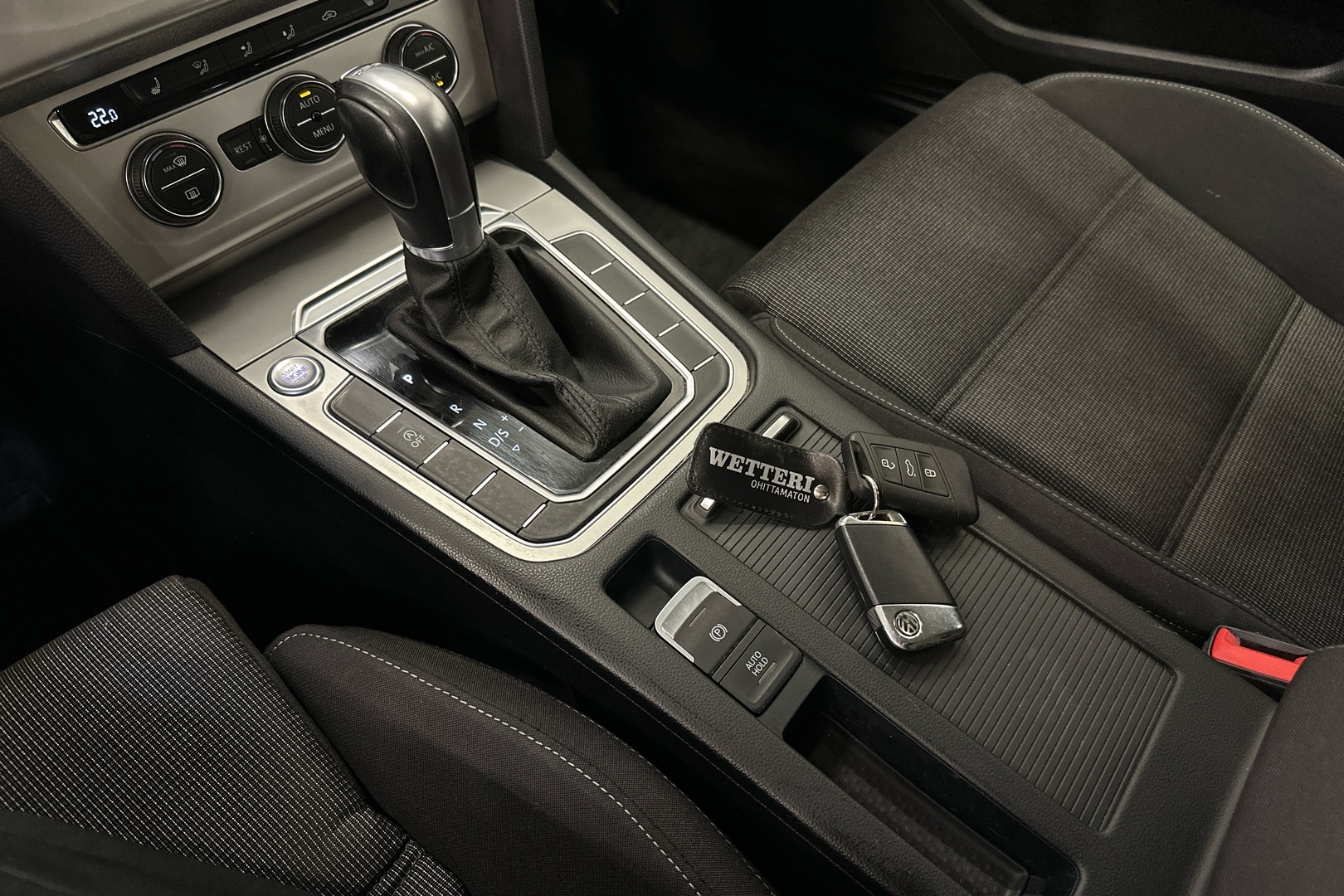 VOLKSWAGEN Passat 2016
