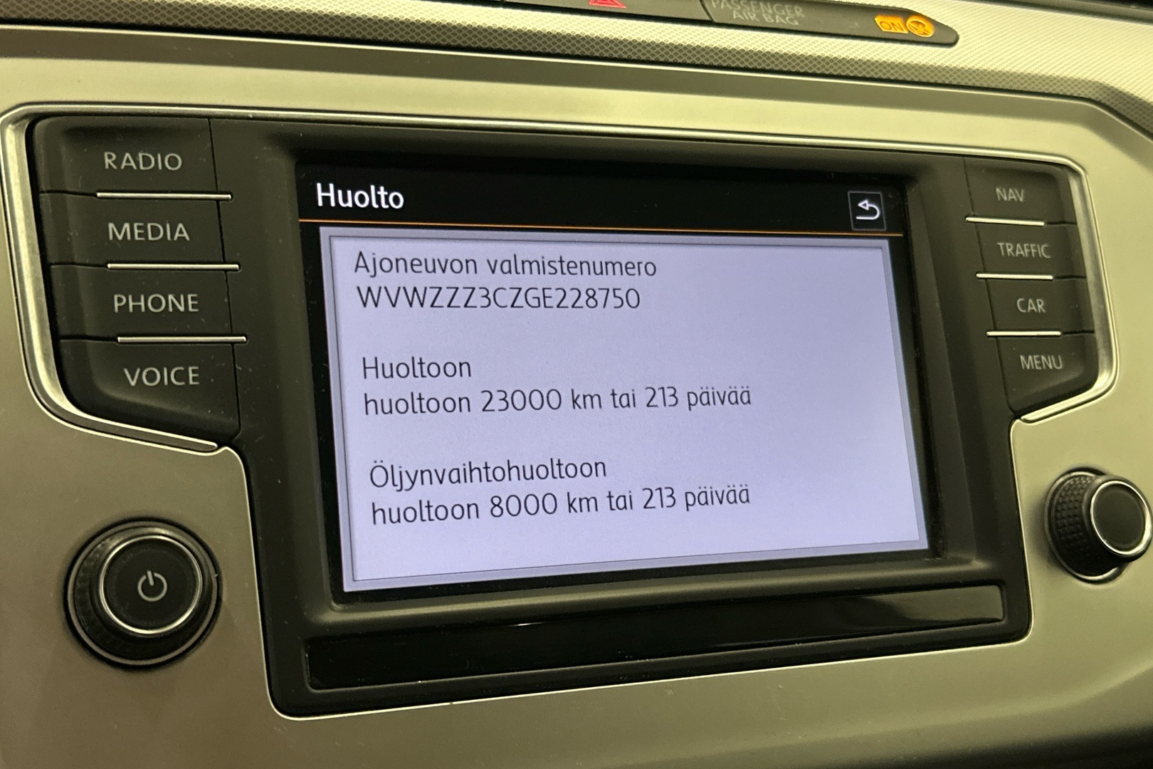 VOLKSWAGEN Passat 2016