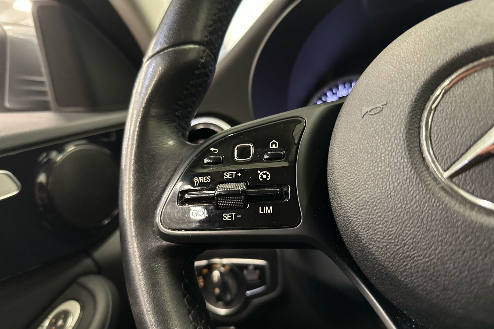 MERCEDES-BENZ C 2020