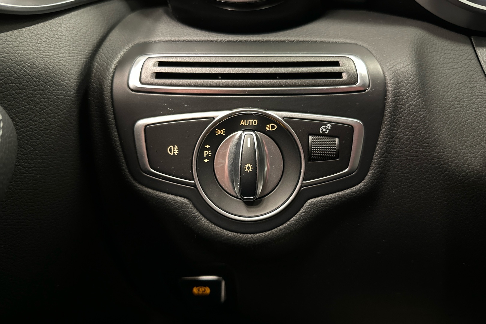 MERCEDES-BENZ C 2020