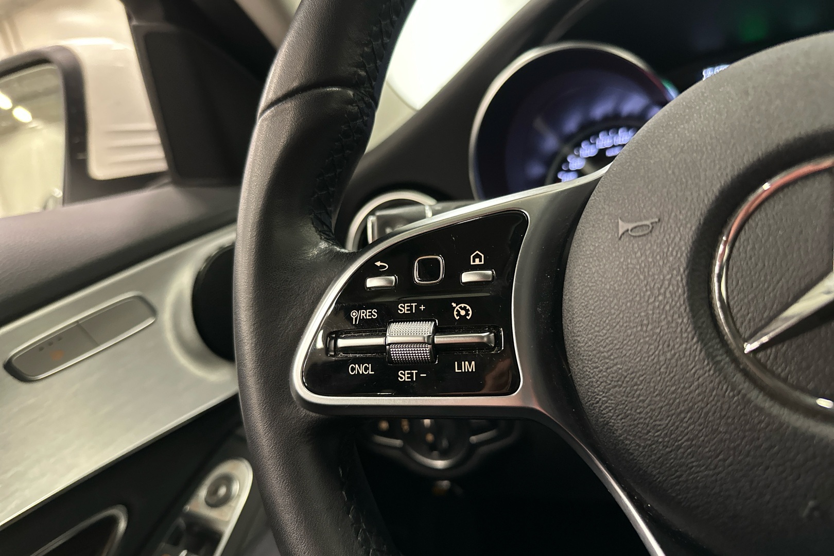 MERCEDES-BENZ C 2020