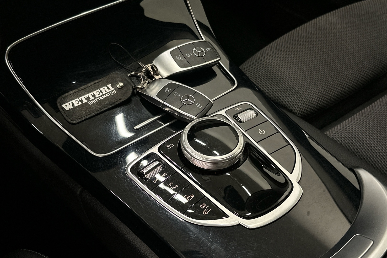 MERCEDES-BENZ C 2020