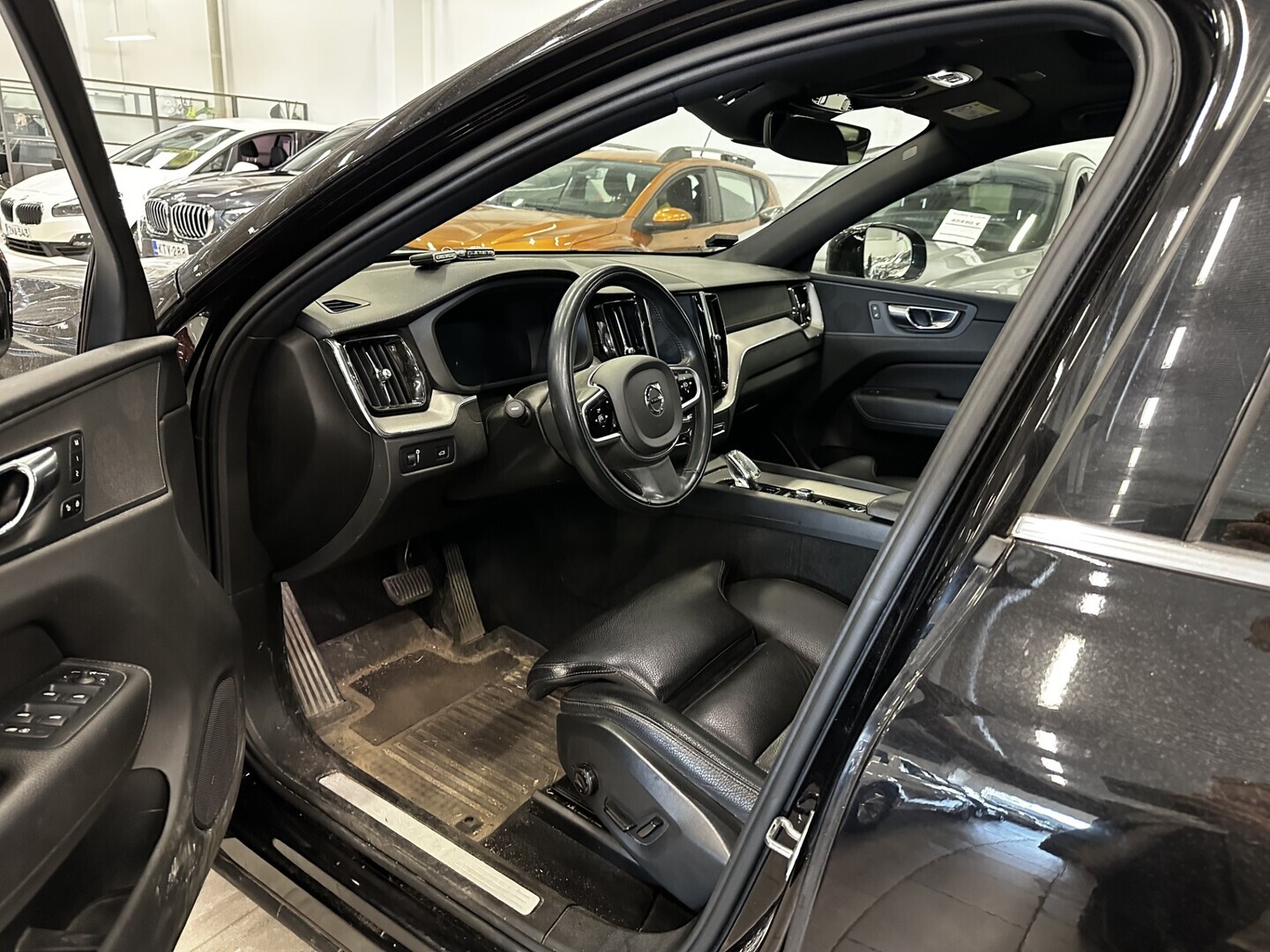 VOLVO XC60 2019