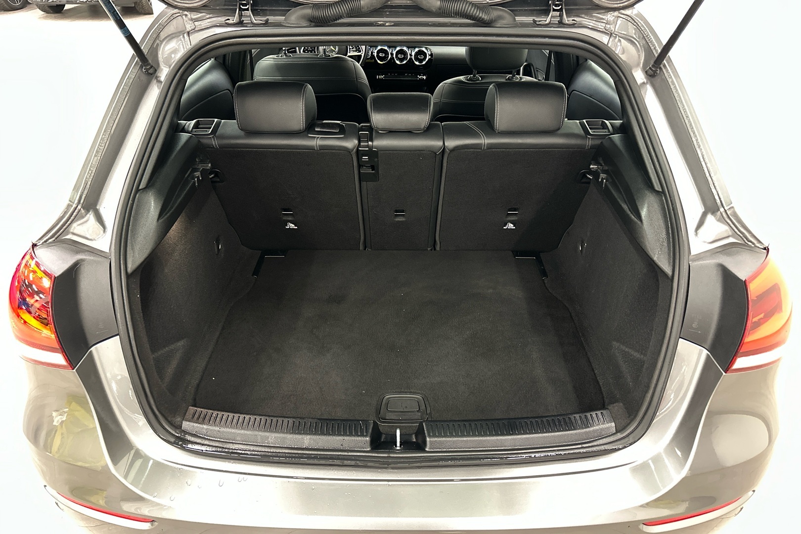 MERCEDES-BENZ A 2021