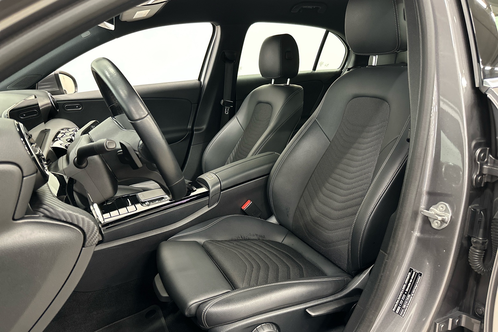 MERCEDES-BENZ A 2021