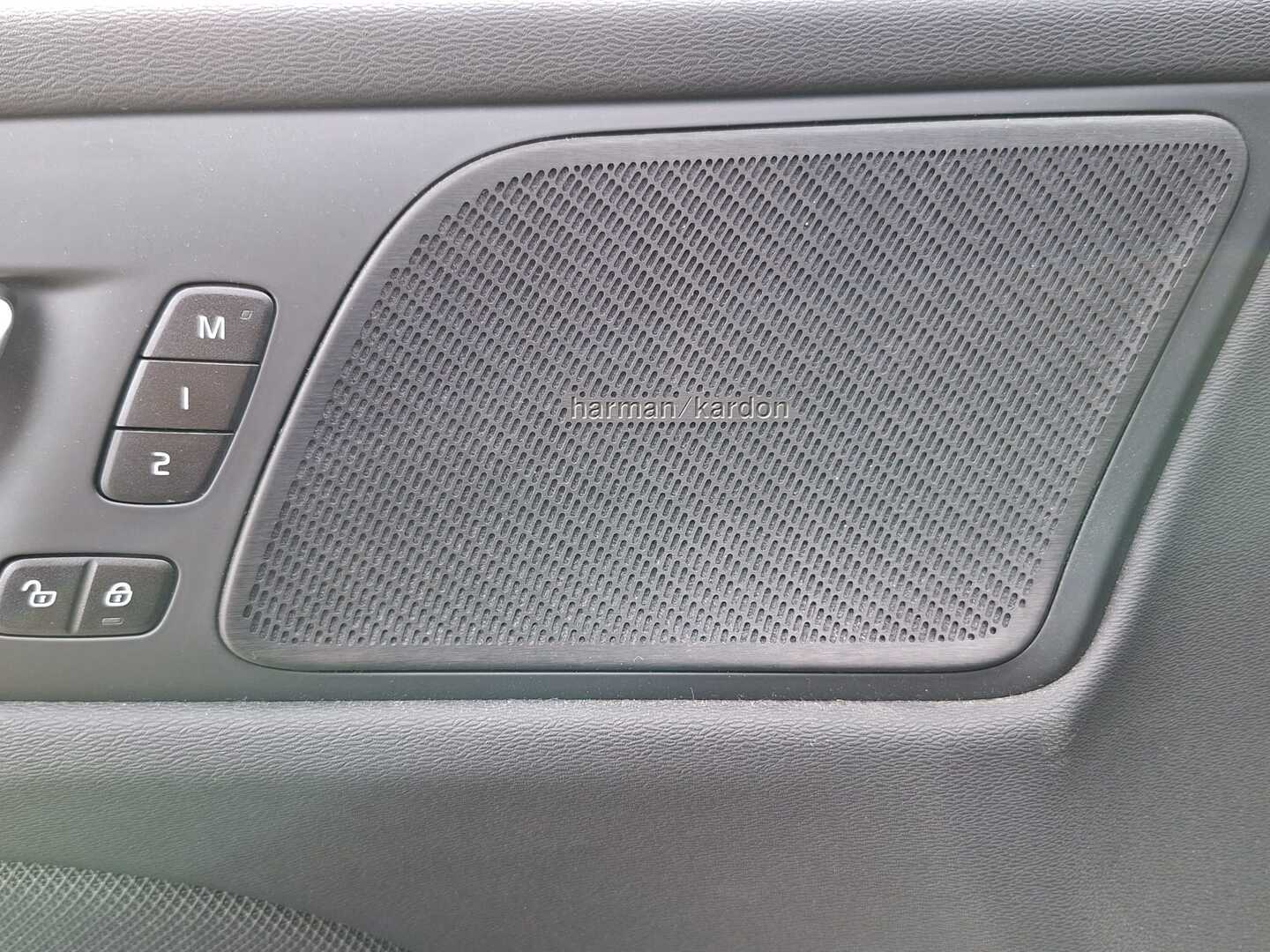 VOLVO V60 2021