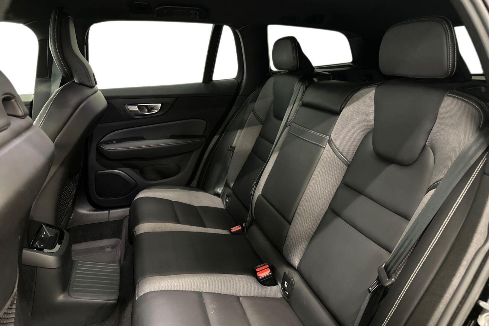 VOLVO V60 2021