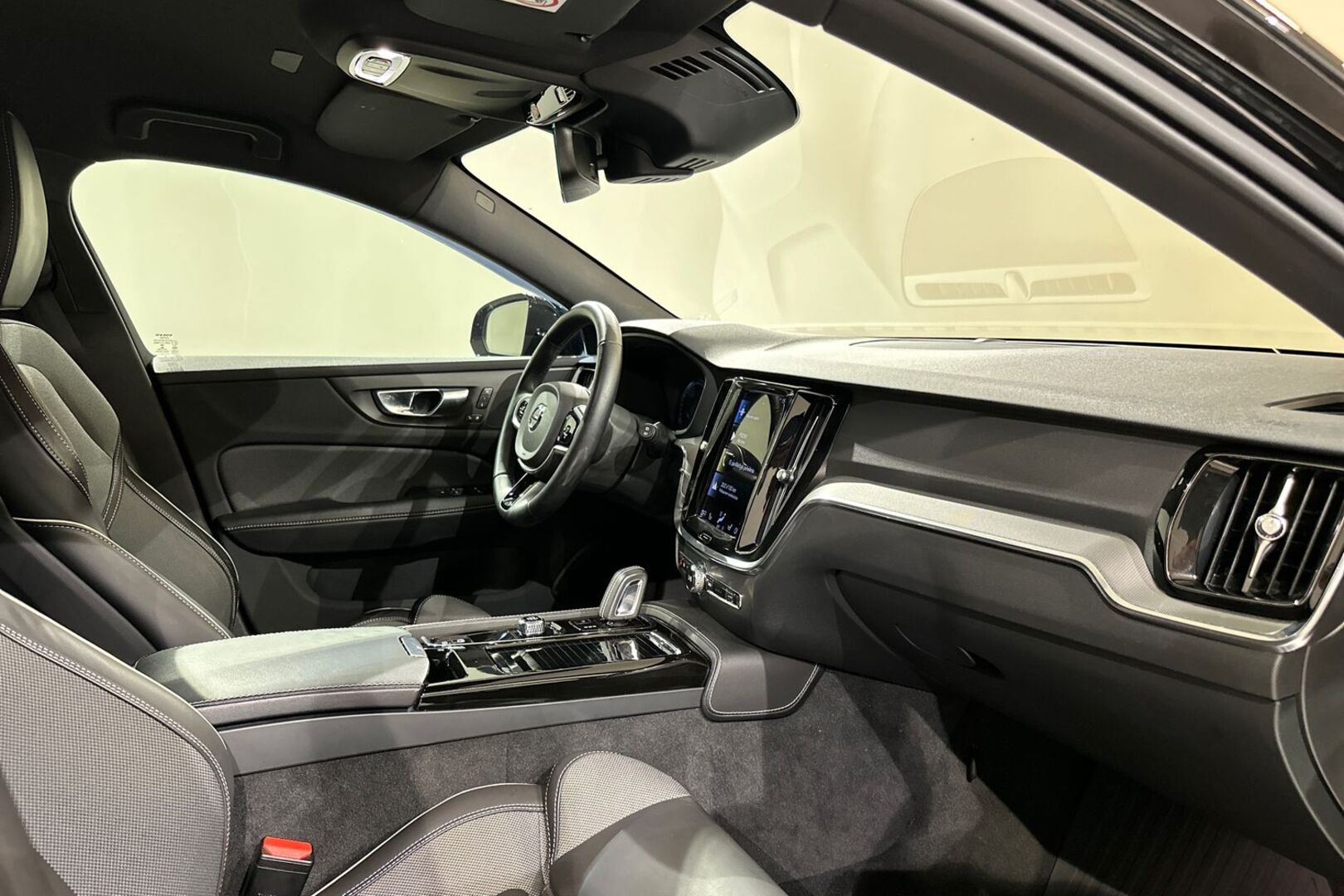 VOLVO V60 2021