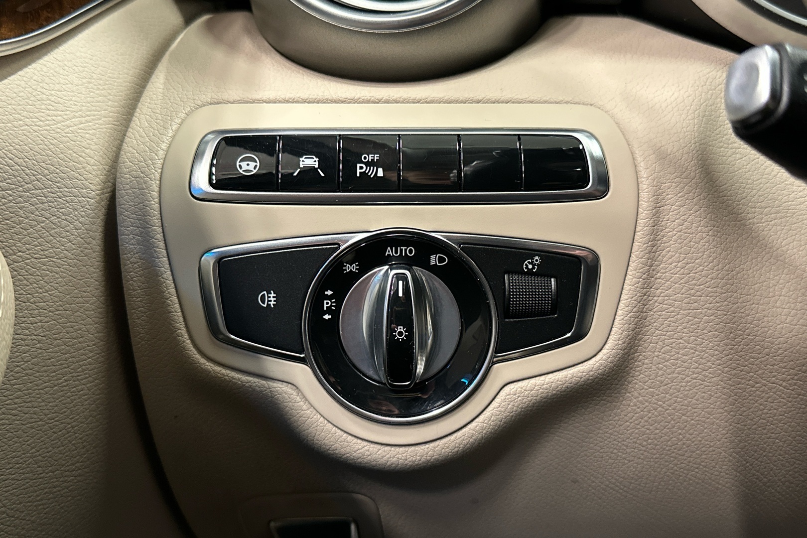 MERCEDES-BENZ C 2015