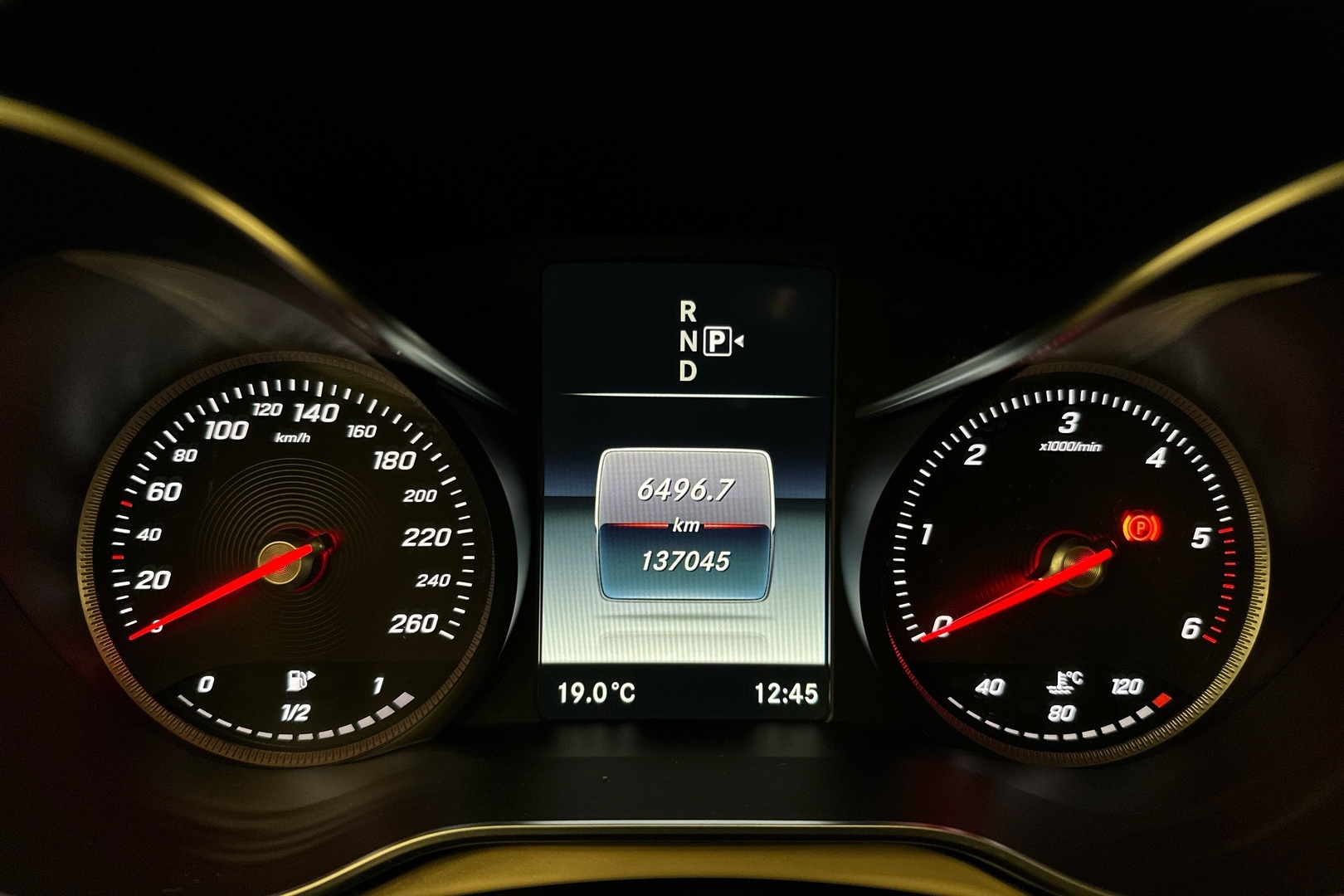 MERCEDES-BENZ C 2015