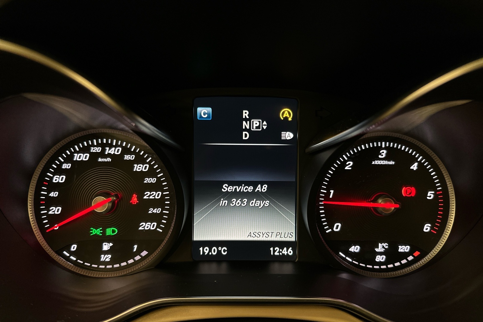 MERCEDES-BENZ C 2015