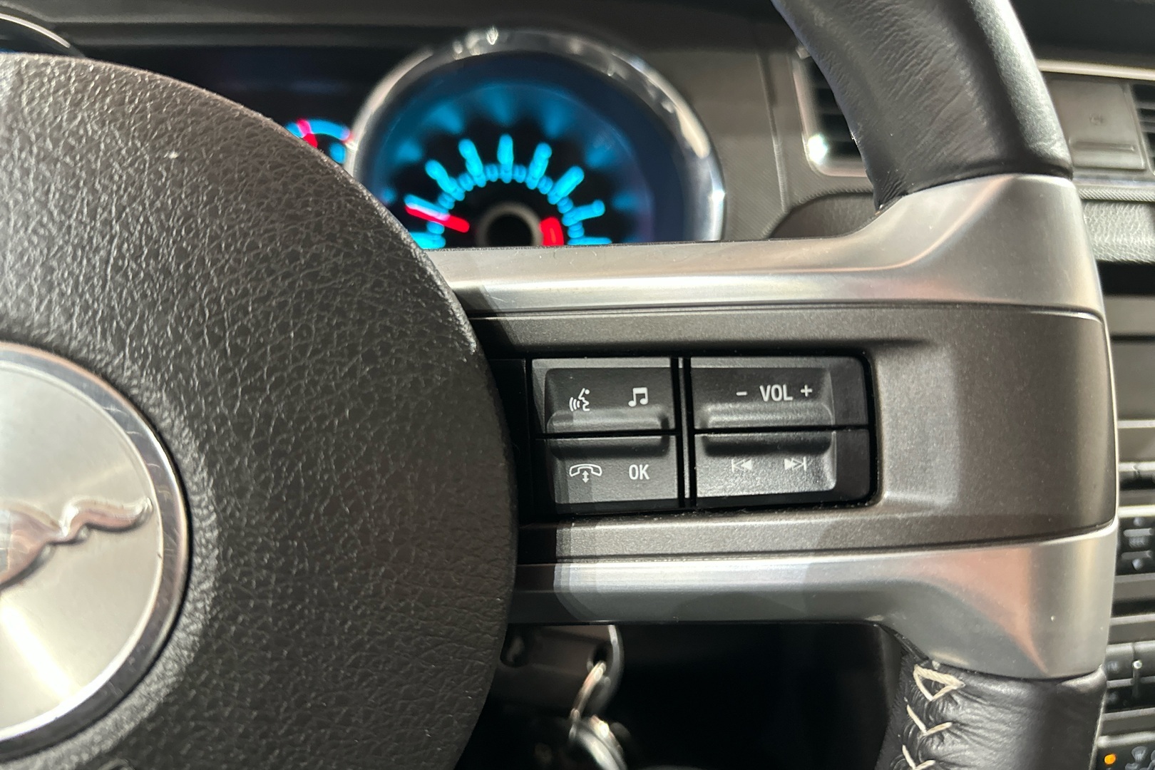 FORD Mustang 2012
