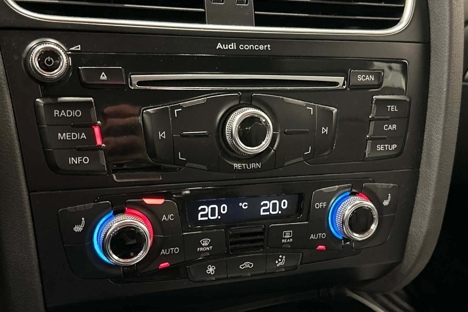 AUDI A4 2015