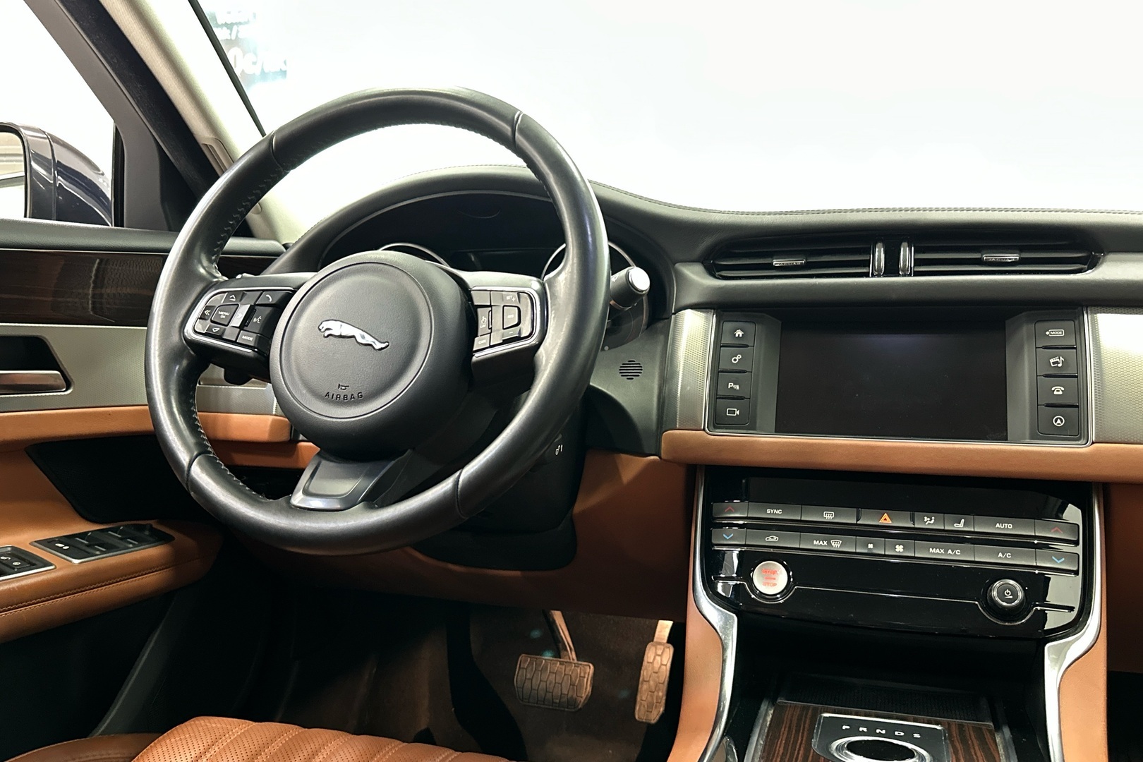 JAGUAR XF 2016