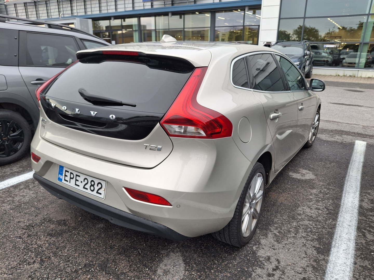 VOLVO V40 2018