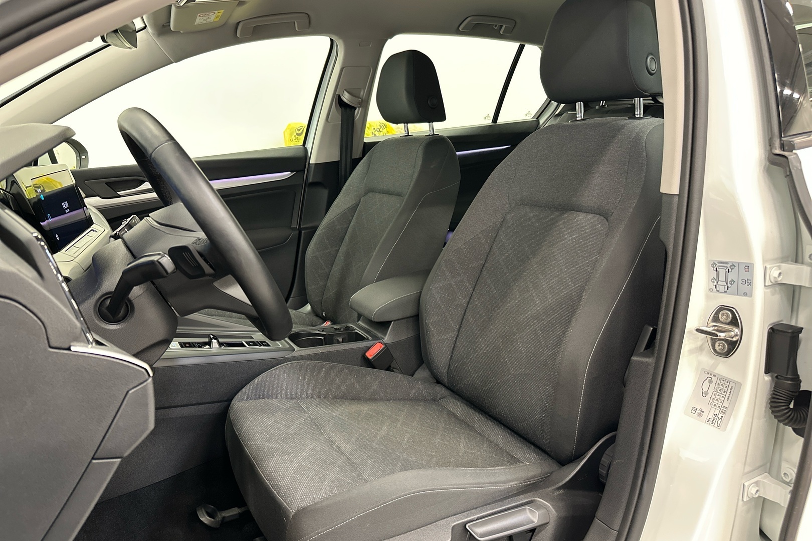 VOLKSWAGEN Golf 2021