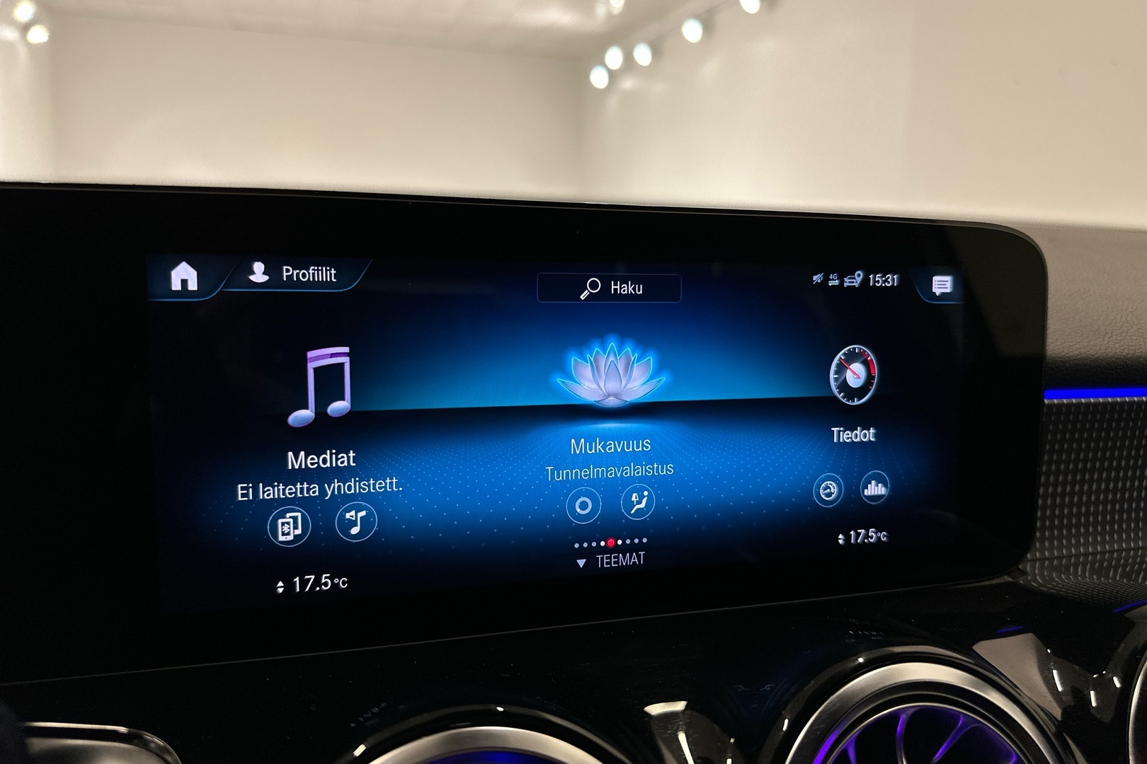 MERCEDES-BENZ GLB 2021