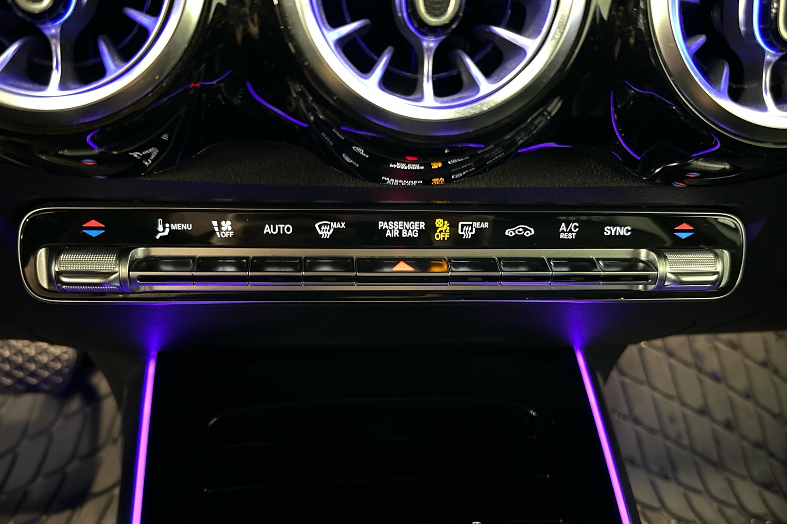 MERCEDES-BENZ GLB 2021