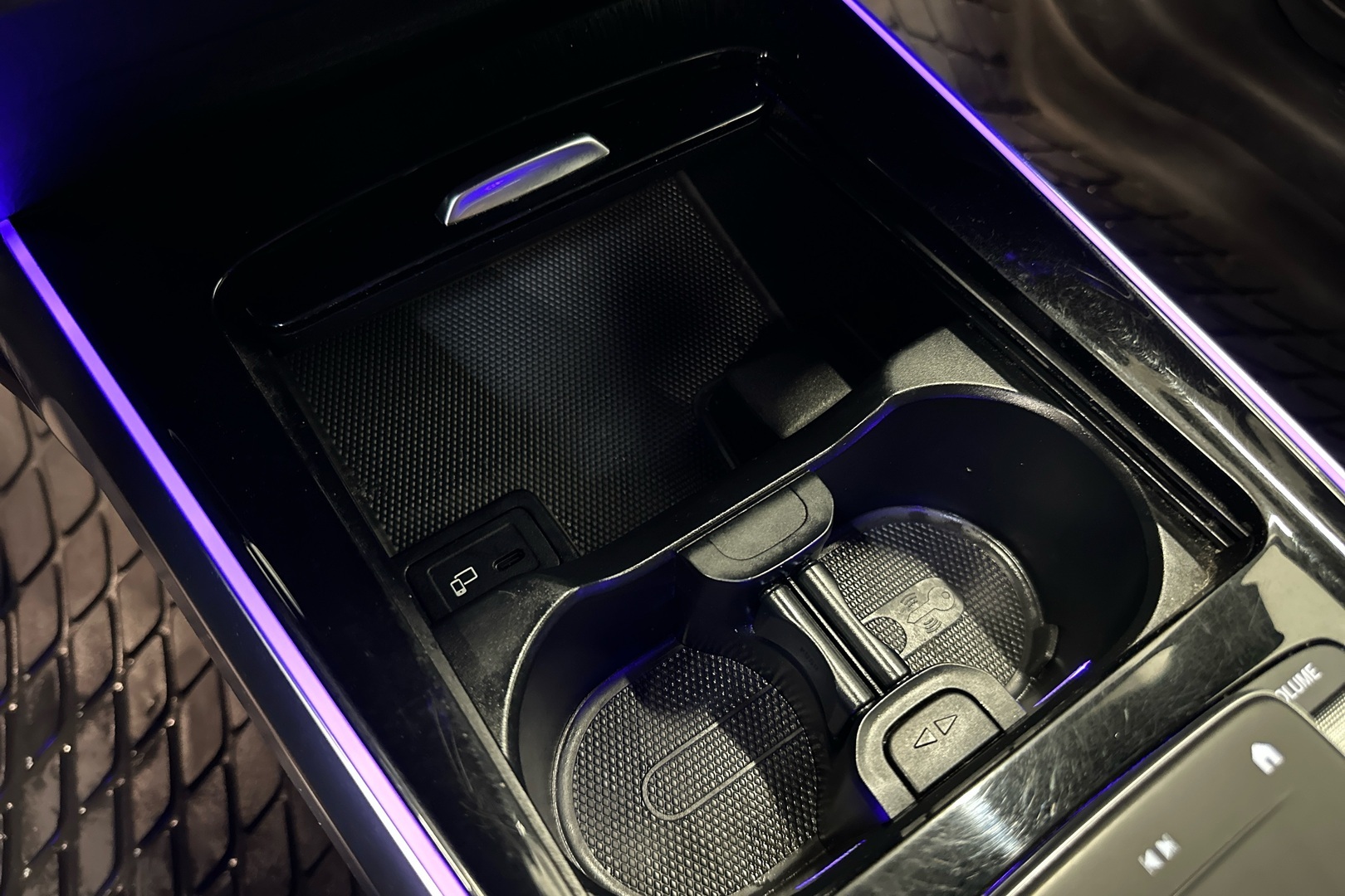 MERCEDES-BENZ GLB 2021