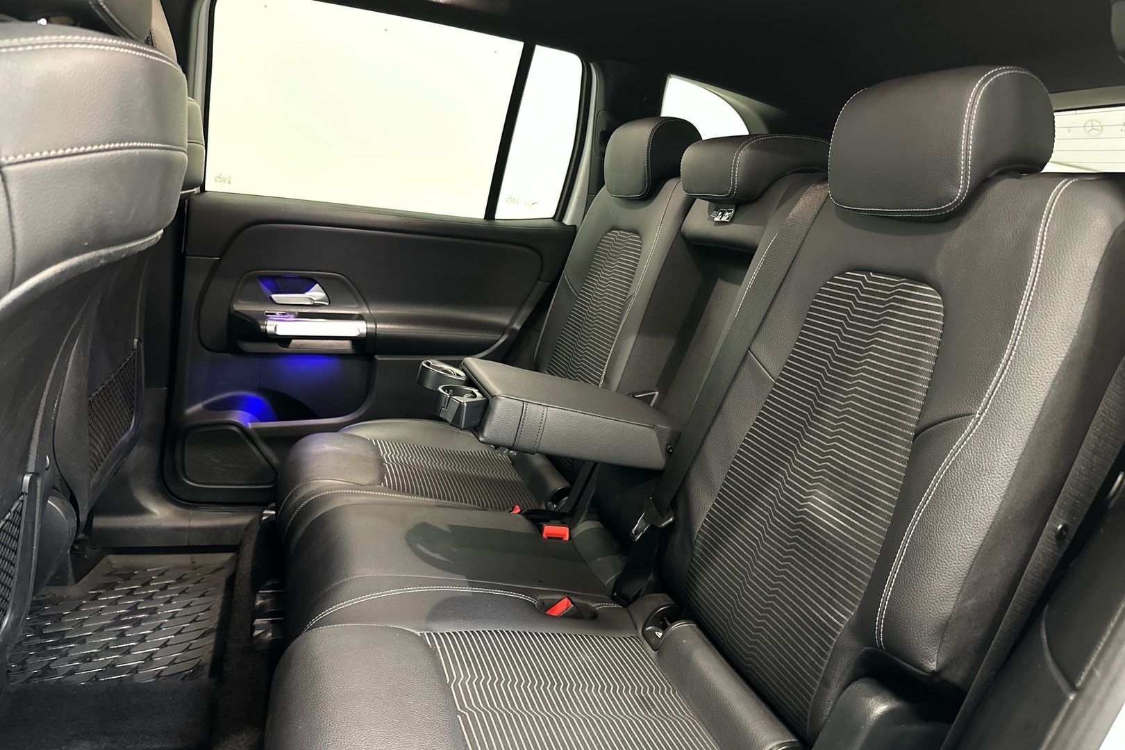 MERCEDES-BENZ GLB 2021